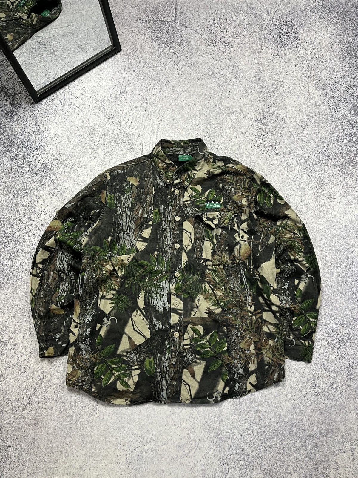 Vintage hunting selling duck Camo Outdoor tree Camo sweatshirt XL size