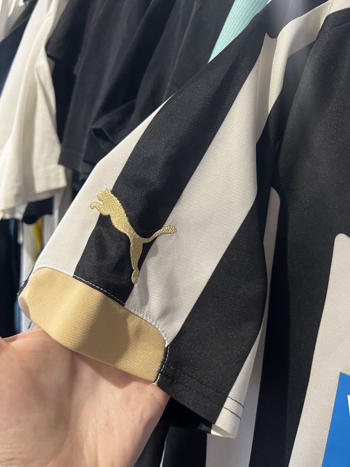 Puma × Vintage 2014/2015 PUMA NEWCASTLE UNITED FC HOME FOOTBALL SHIRT SZ S Size US S / EU 44-46 / 1 - 3 Thumbnail