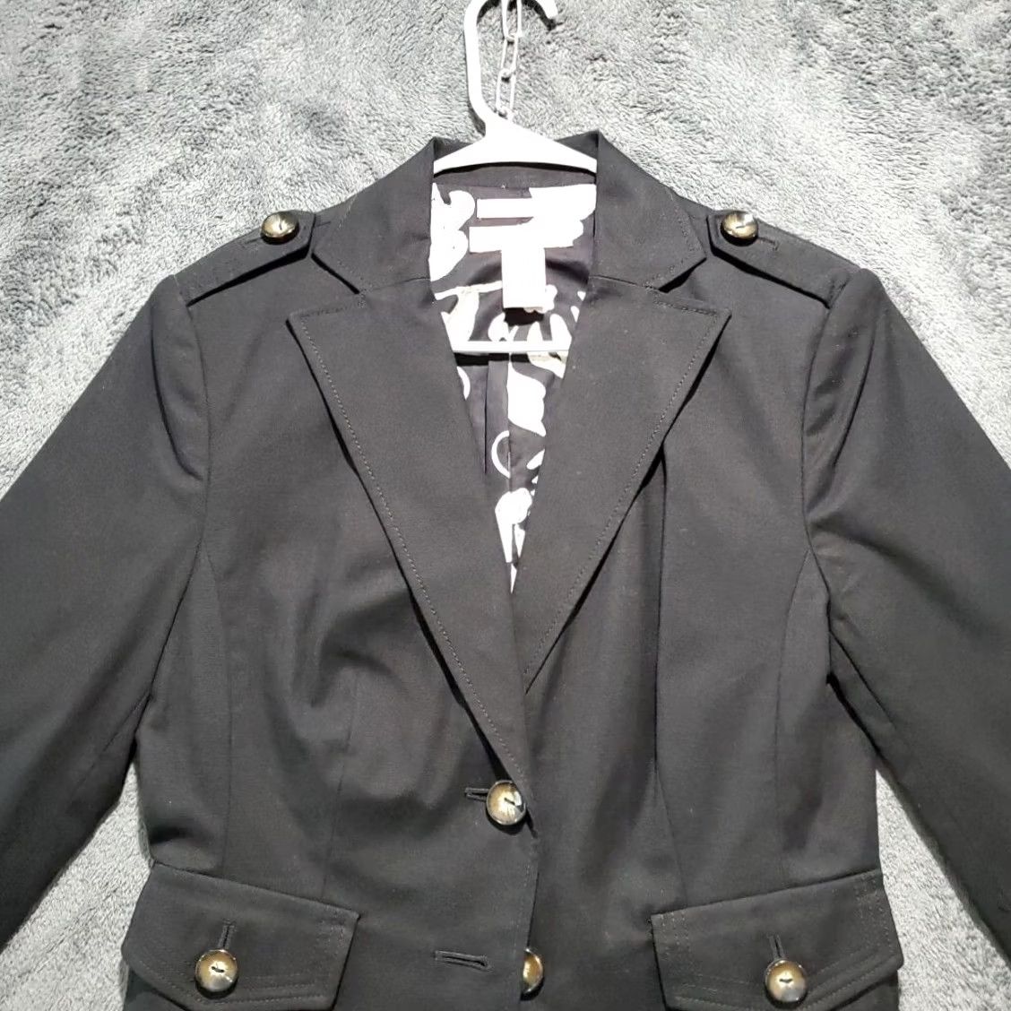 Vintage Bandolino Blazer Shirt Jacket Womens 6 Black Lined Stretch Two-Button Notch Short Sleeve Solid Blazer Jackets Mens Womens Girls? Size M / US 6-8 / IT 42-44 - 2 Thumbnail