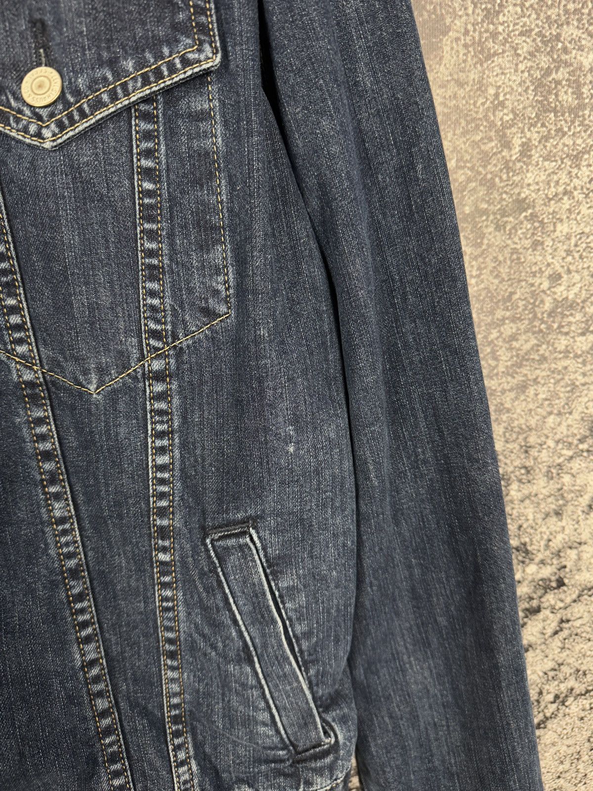 Levi's Vintage Clothing Men’s Levi’s Vintage 90s Denim Trucker Jacket Jean Size L Size US L / EU 52-54 / 3 - 15 Thumbnail