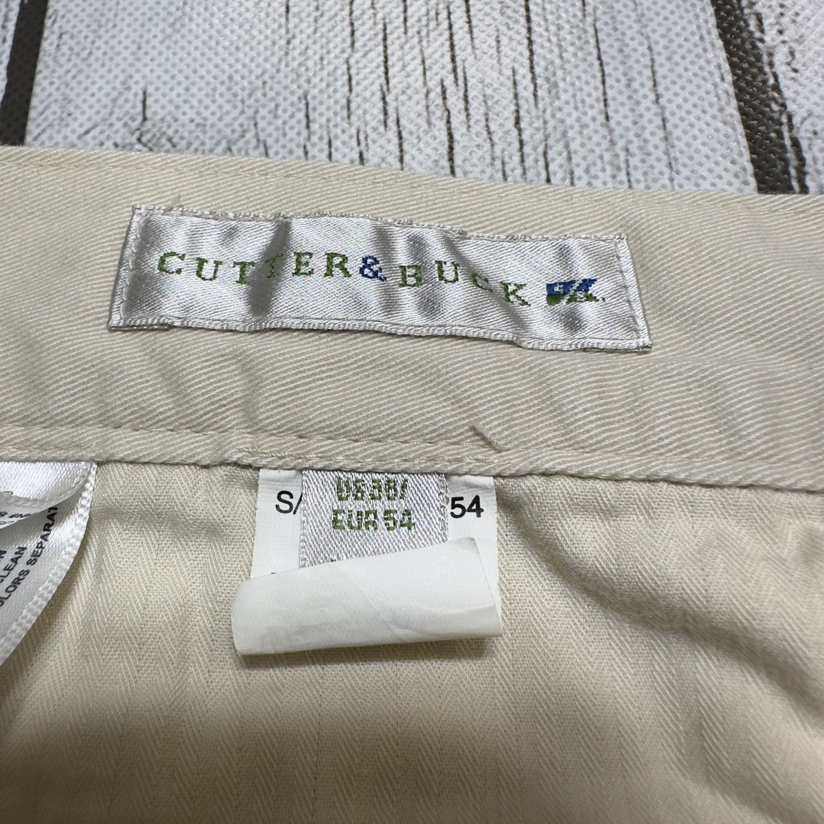 Cutter & Buck × MLB × Vintage Vintage New York Yankees shorts Size US 36 / EU 52 - 4 Thumbnail