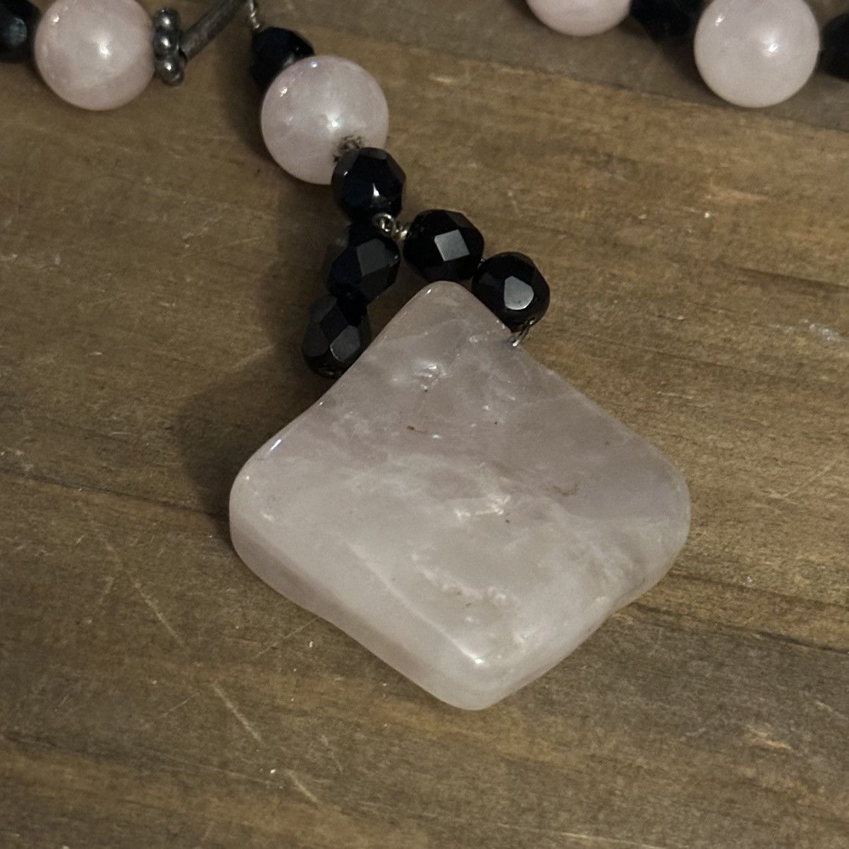 Vintage Vintage rose quartz beaded pendant necklace Size ONE SIZE - 3 Thumbnail