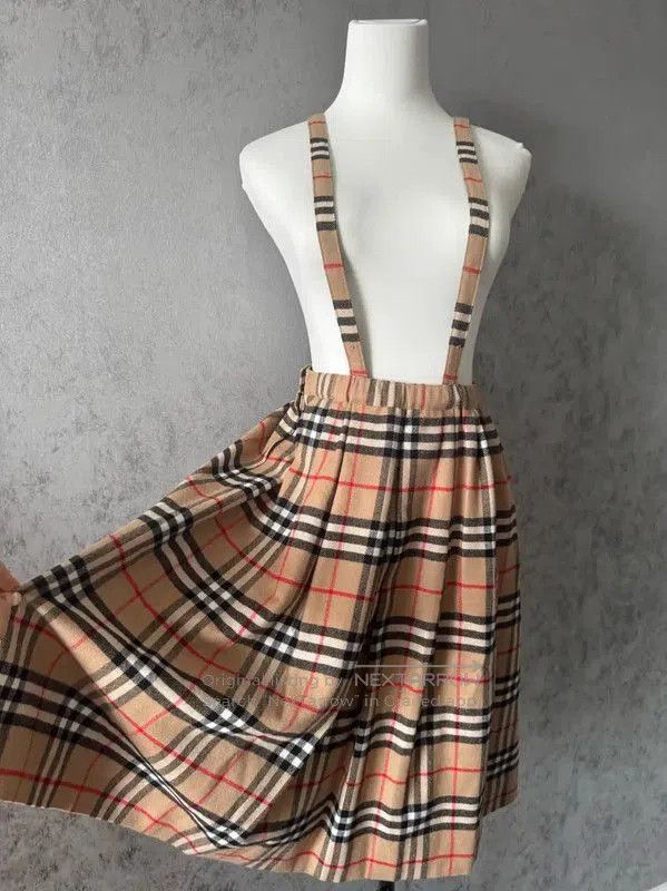 Burberry Burberry Khaki Wool Women's Skirt. Size 23" - 4 Thumbnail