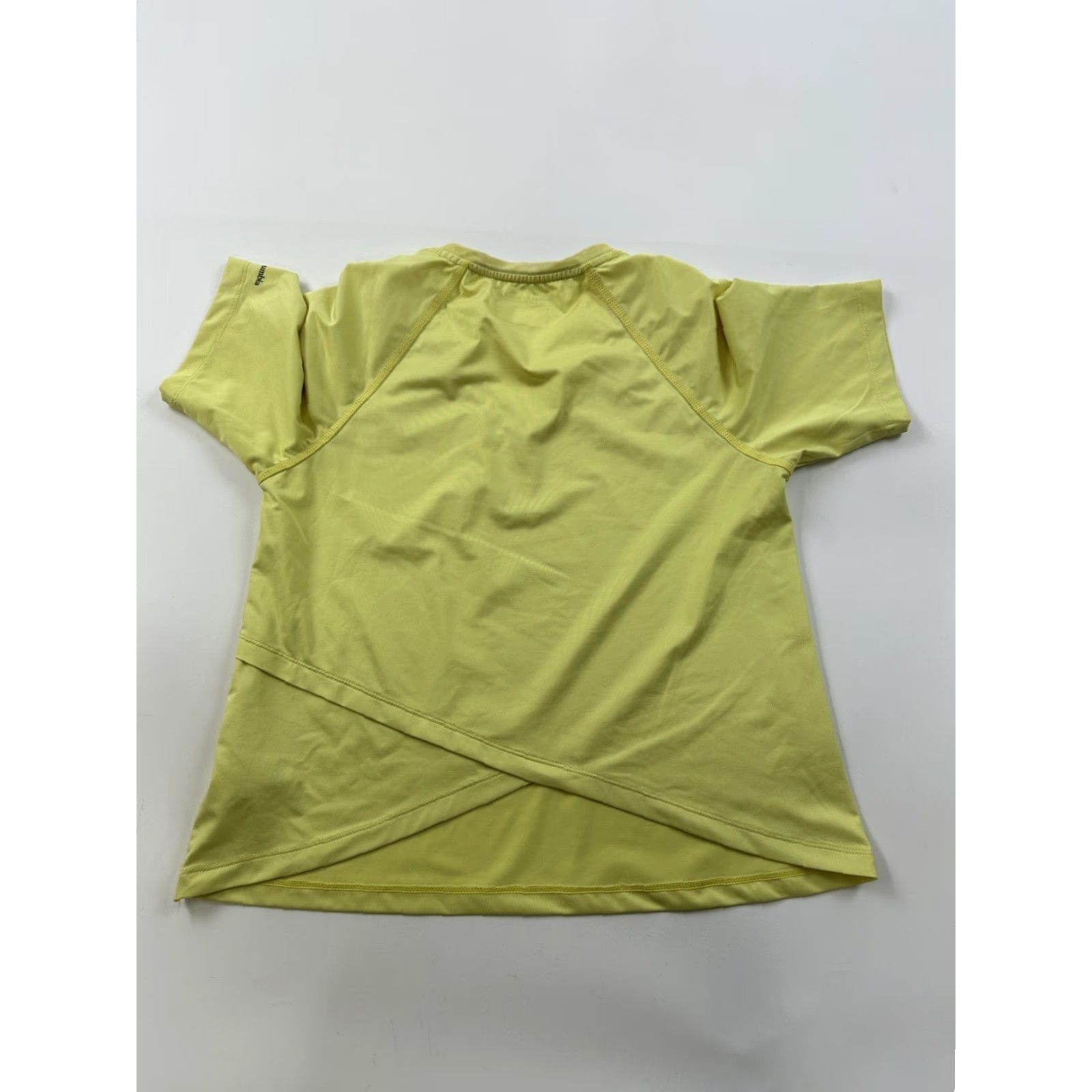 Vintage Columbia Shirt Womens XS Yellow Short Sleeve V-Neck Omni-Shade Sun Protection Jersey T-Shirt Size XS / US 0-2 / IT 36-38 - 4 Thumbnail