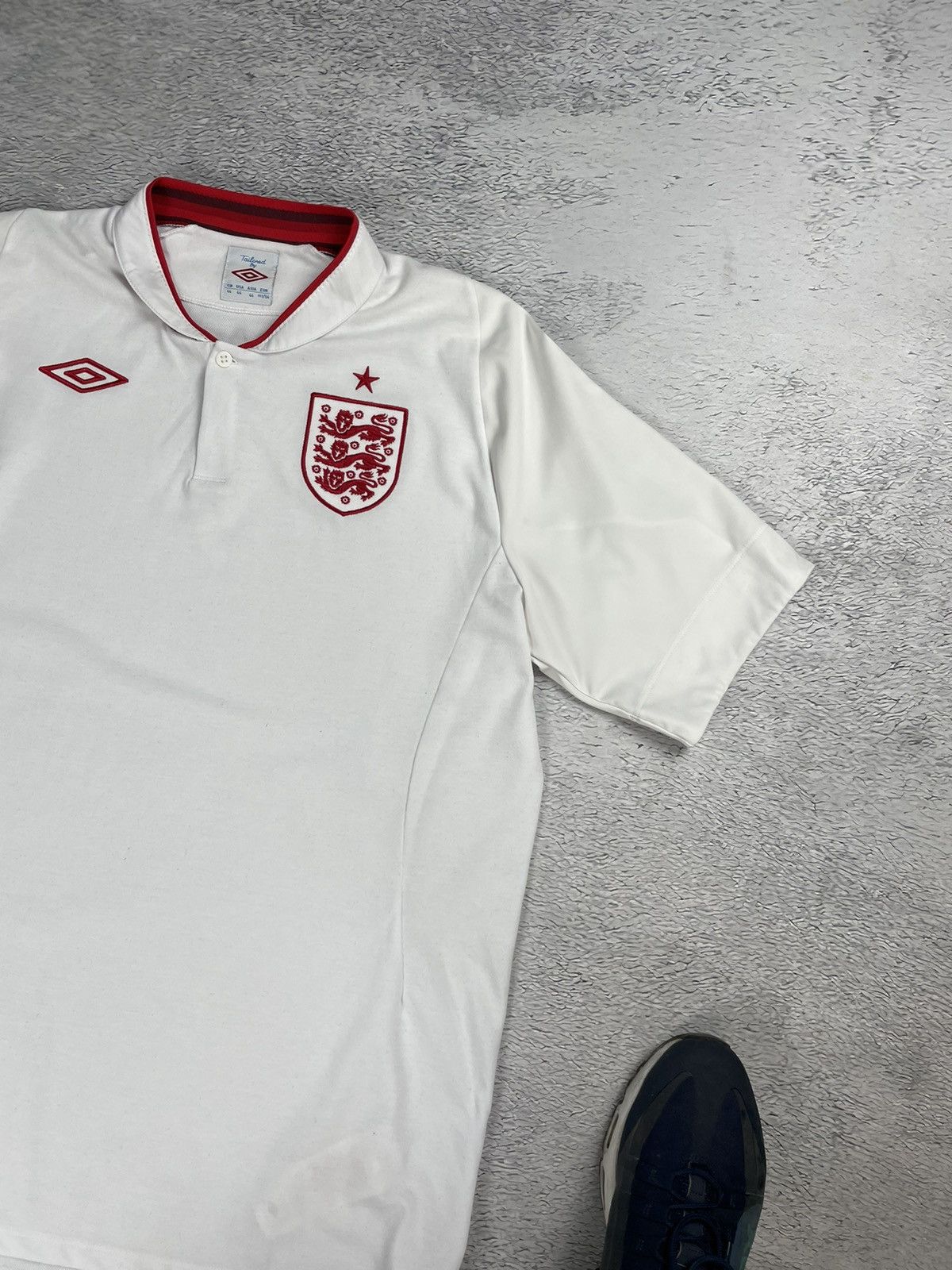Umbro × Vintage Vintage England 2012 Umbro Soccer Jersey y2k blokcore Size US L / EU 52-54 / 3 - 2 Thumbnail