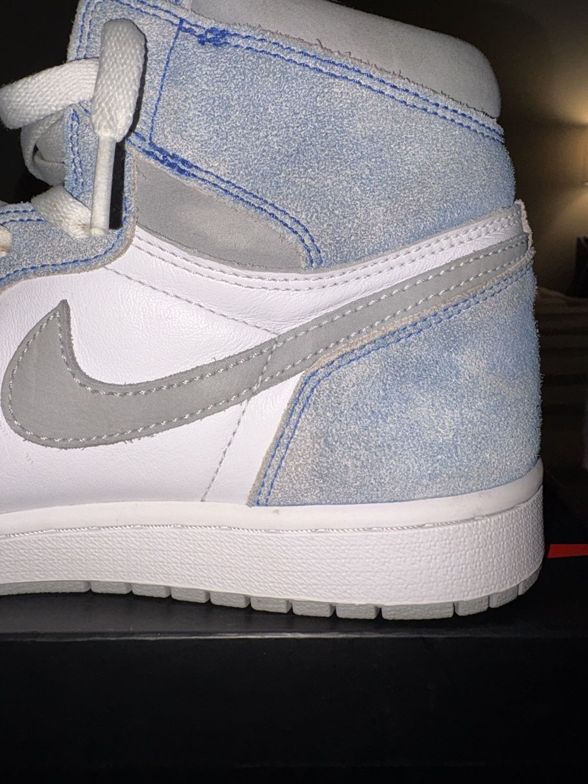 Jordan Brand Jordan 1 Retro High OG “Hyper Royal” Size US 10 / EU 43 - 14 Thumbnail