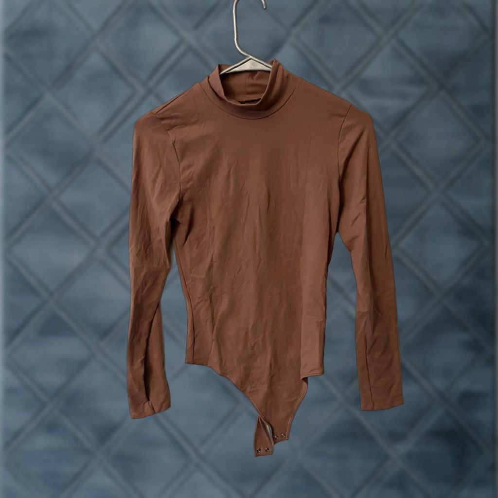 Abercrombie & Fitch Abercrombie & Fitch Soft A&F Collection Bodysuit Long Sleeve Brown S Mock Neck Shirt Women Size S / US 4 / IT 40 - 1 Thumbnail