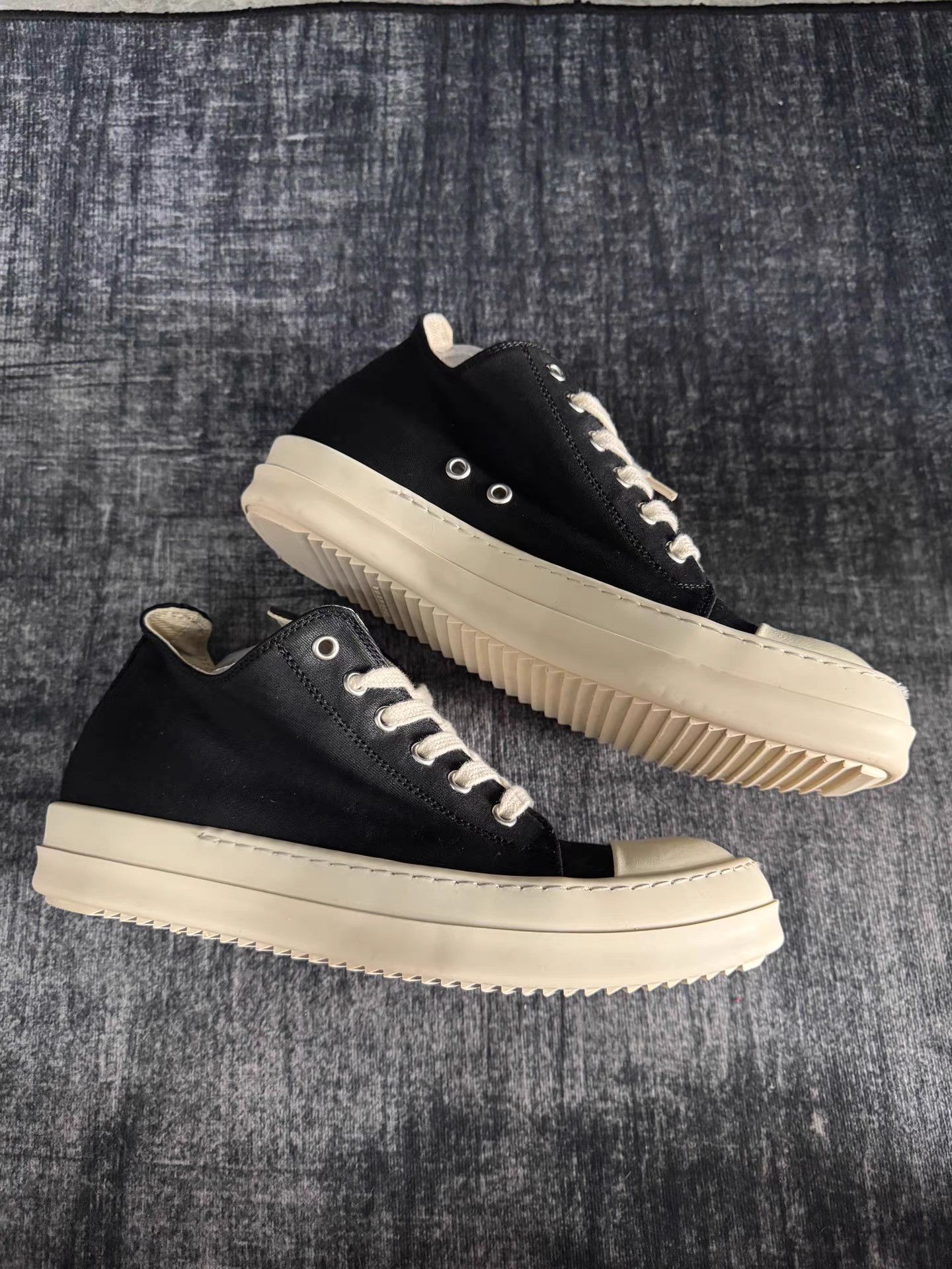Rick Owens rick owens DRKSHDW Low Top Waxed Canvas Size US 9 / IT 39 - 2 Thumbnail