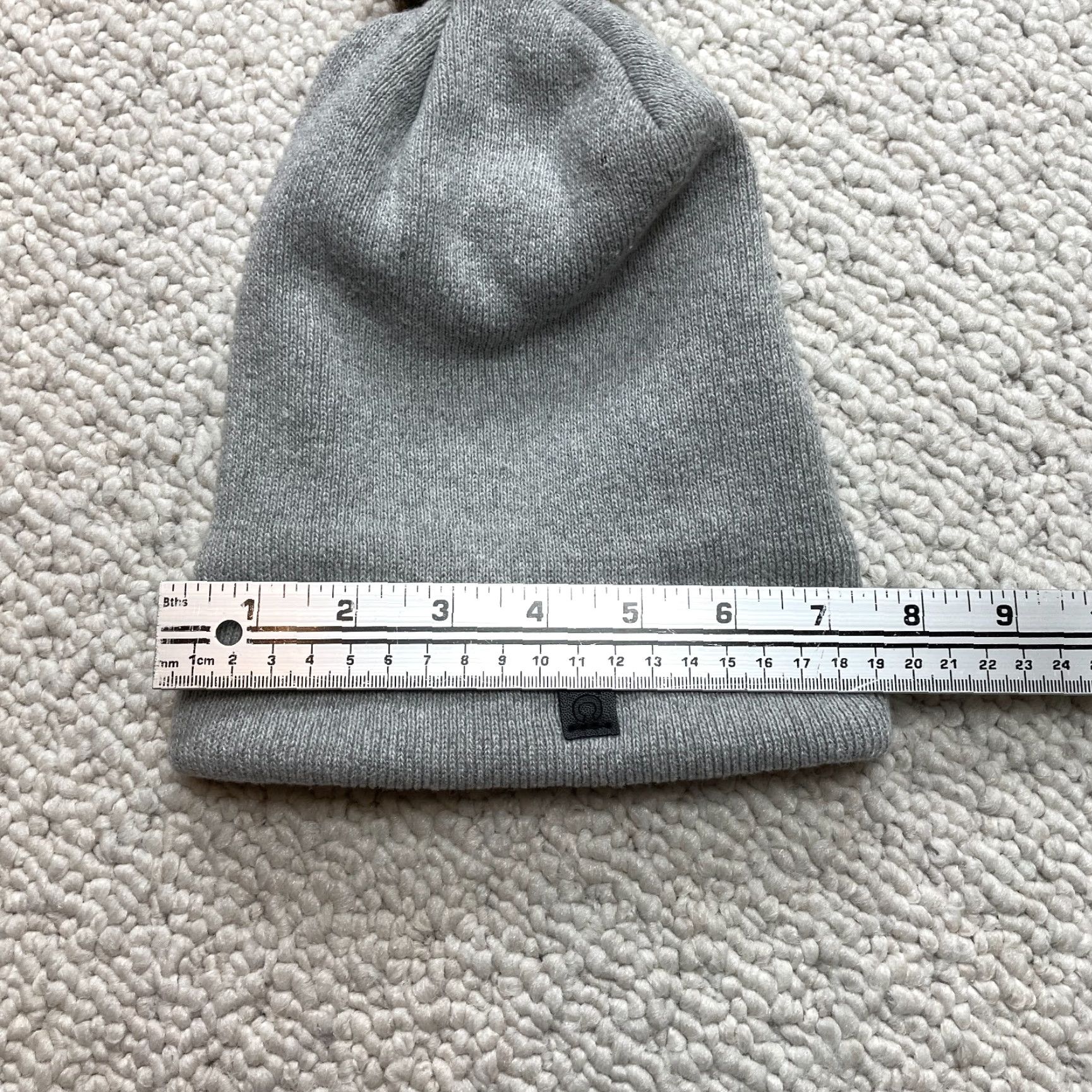 Vintage NYC Beanie One Size Gray with Brown Poof Top - Adult Unisex Knit Hat Size US M / EU 48-50 / 2 - 4 Thumbnail