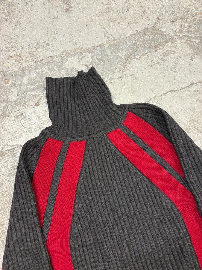 Dolce & Gabbana 2000s Dolce & Gabbana Grey & Red Turtleneck Size US S / EU 44-46 / 1 - 5 Thumbnail