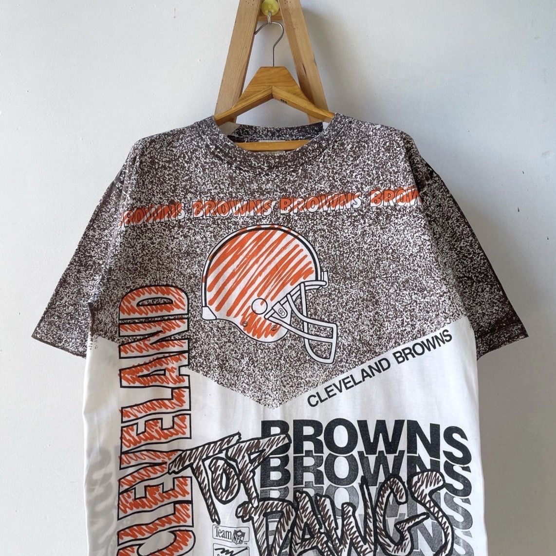 Vintage 90s Cleveland Brown NFL t-shirt/ L Size US L / EU 52-54 / 3 - 3 Thumbnail