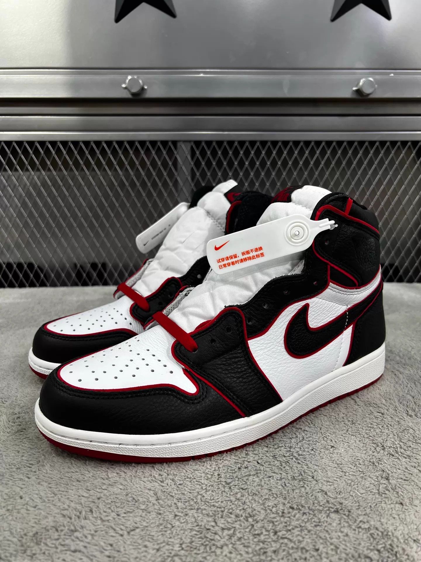 Nike Air Jordan 1 Retro High OG Black Red Infrared 44 Size US 11 / EU 44 - 1 Thumbnail