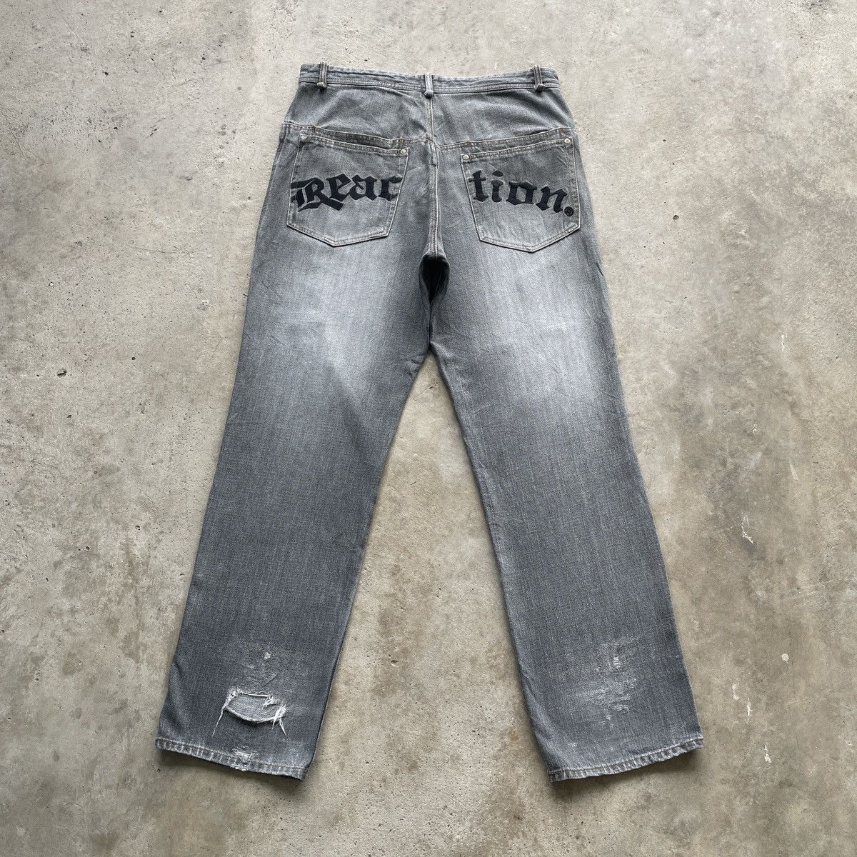 Japanese Brand Vintage Reaction Baggy Denim Faded Grey Japan Jeans Pants Size US 35 - 1 Thumbnail