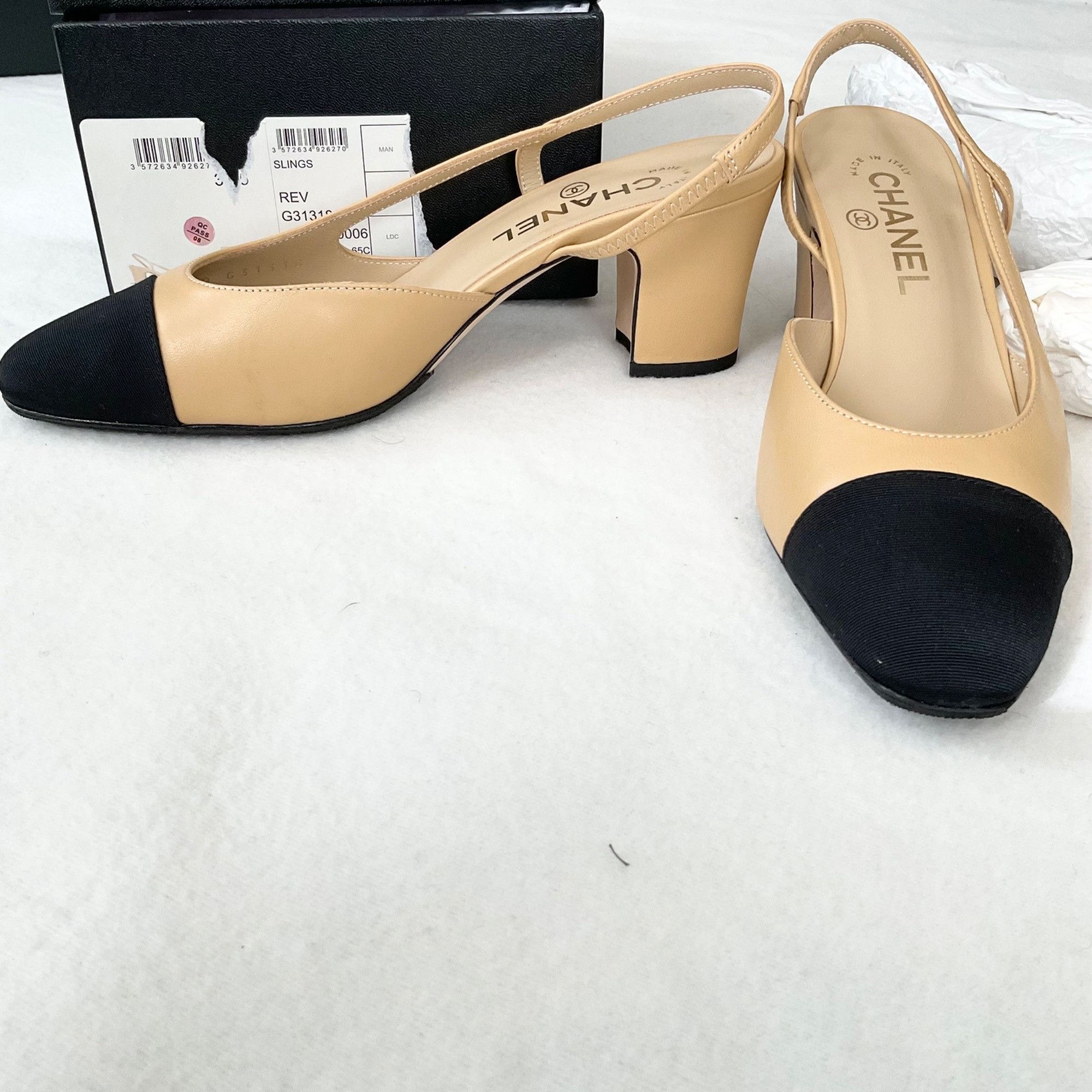 Chanel CHANEL Interlocking TWO tone beige Leather Slingback Pumps h Size US 7 / IT 37 - 1 Thumbnail
