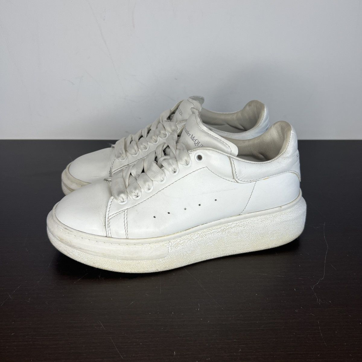 Alexander McQueen Alexander McQueen Oversized sneaker Size US 5 / IT 35 - 2 Thumbnail