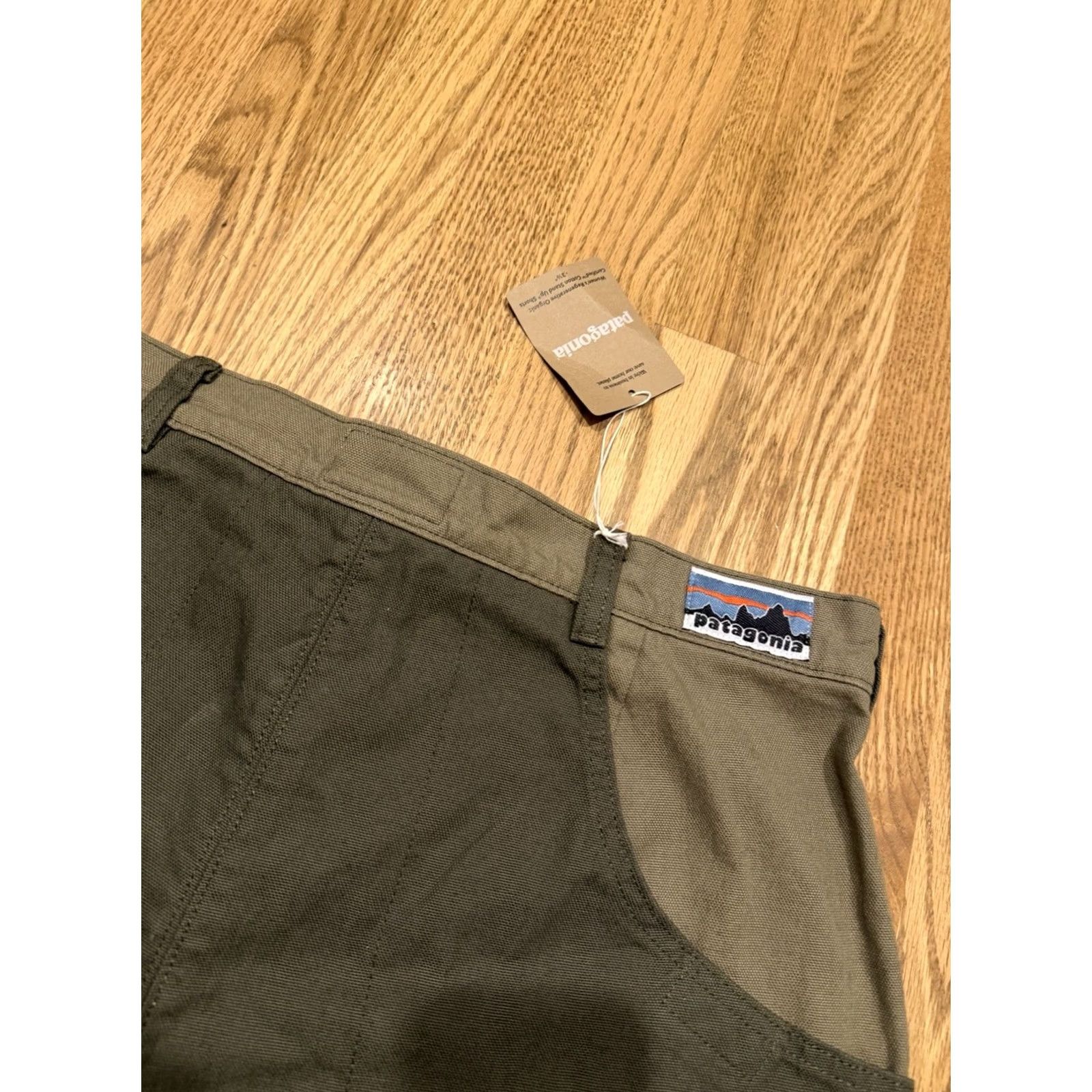 Patagonia VINTAGE? No — Patagonia Shorts Women 12 Green 100% Organic Cotton Stand Up Reg/Canvas Pockets Logo NWT Size 34" / US 12 / IT 48 - 3 Thumbnail