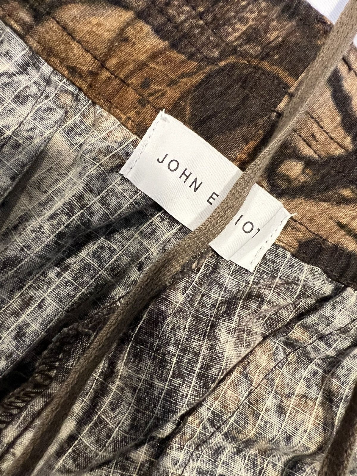 John Elliott John Elliott panorama cargo camo pants. 3/L. $498 Size US 34 / EU 50 - 4 Thumbnail
