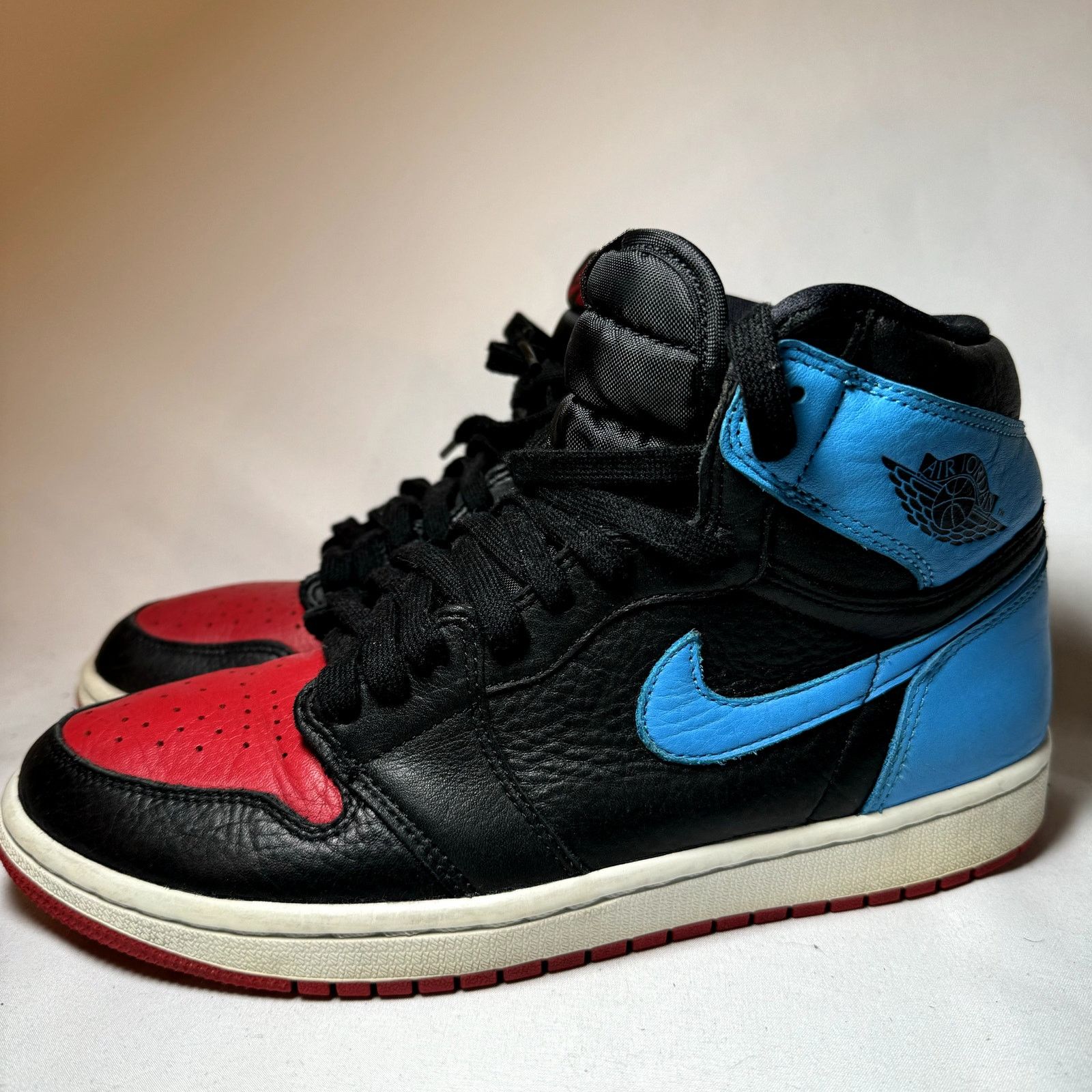Jordan Brand × Nike Nike Air Jordan 1 High OG NC to Chi Women's Shoes - Size 9.5 Size US 9.5 / IT 39.5 - 8 Thumbnail