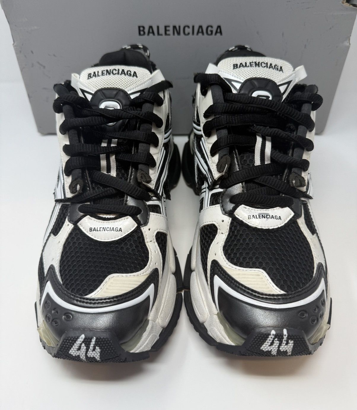 Balenciaga Balenciaga Runner Sneaker (Black/White) Size US 11 / EU 44 - 2 Thumbnail