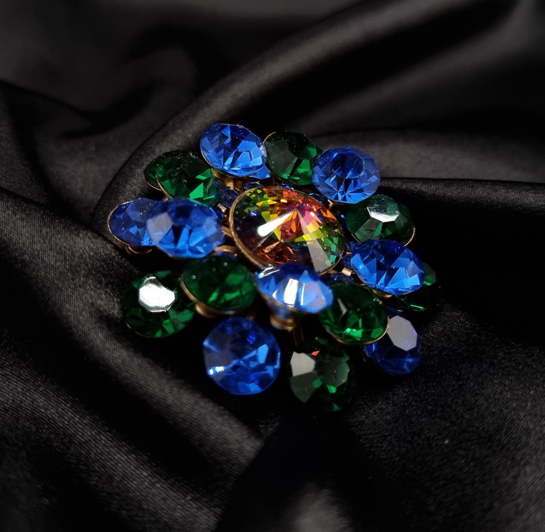 Vintage Vintage Gold-Tone Statement Brooch With Blue Green & Multico Size ONE SIZE - 1 Thumbnail