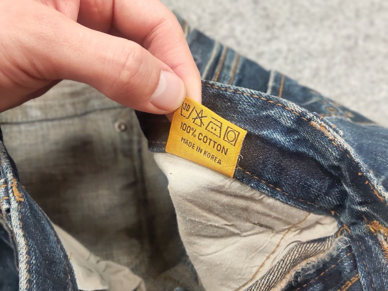 Japanese Brand Vintage Opium Y2K Bondage Distressed Washed Denim Mini Skirt Size 28" / US 6 / IT 42 - 13 Thumbnail