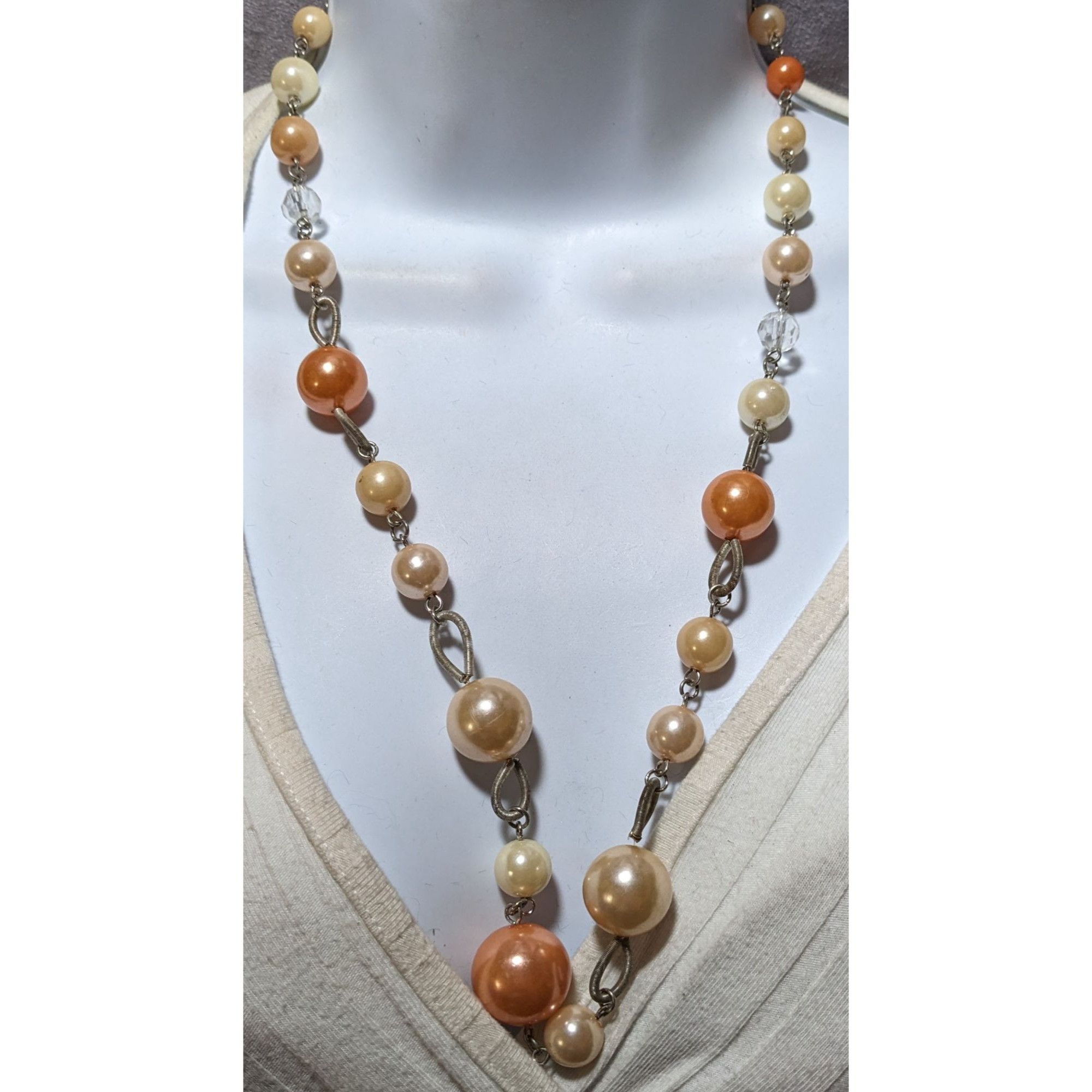 Other Orange Cream Vintage Pearl Beaded Necklace Size ONE SIZE - 5 Thumbnail
