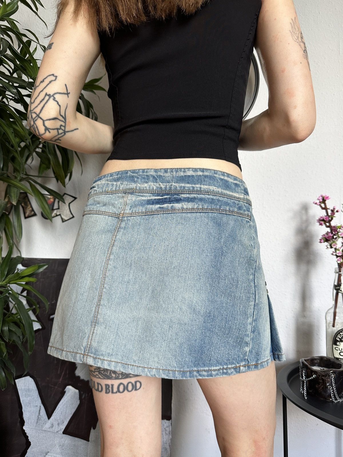 Beauty Beast × Japanese Brand Fishbone Vintage micro pleated asymmetrical mini denim skirt Size 30" / US 8 / IT 44 - 5 Thumbnail