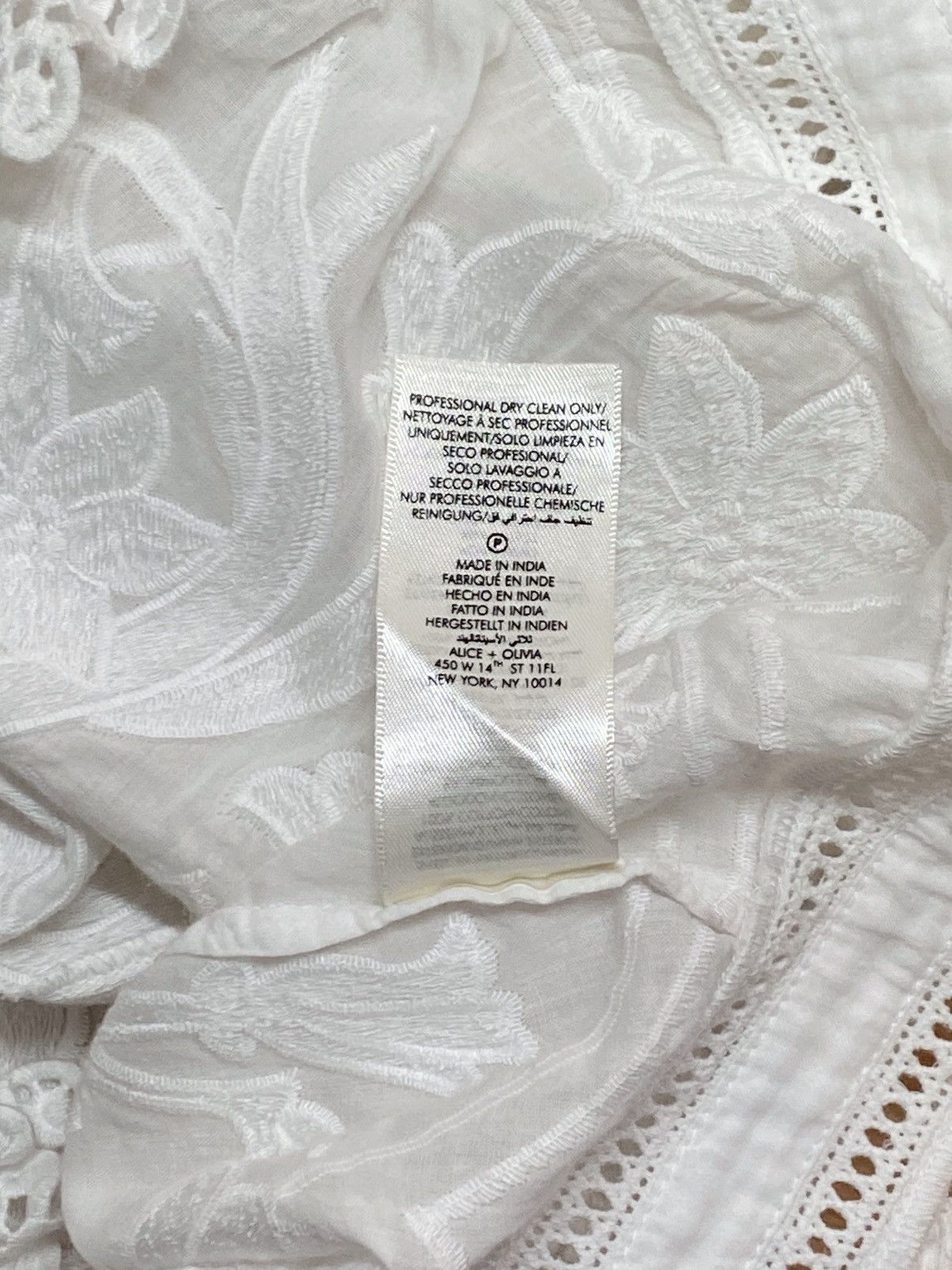 Alice + Olivia ALICE + OLIVIA Loryn Embroidered Short-Sleeve Blouse size XL Size XL / US 12-14 / IT 48-50 - 17 Thumbnail