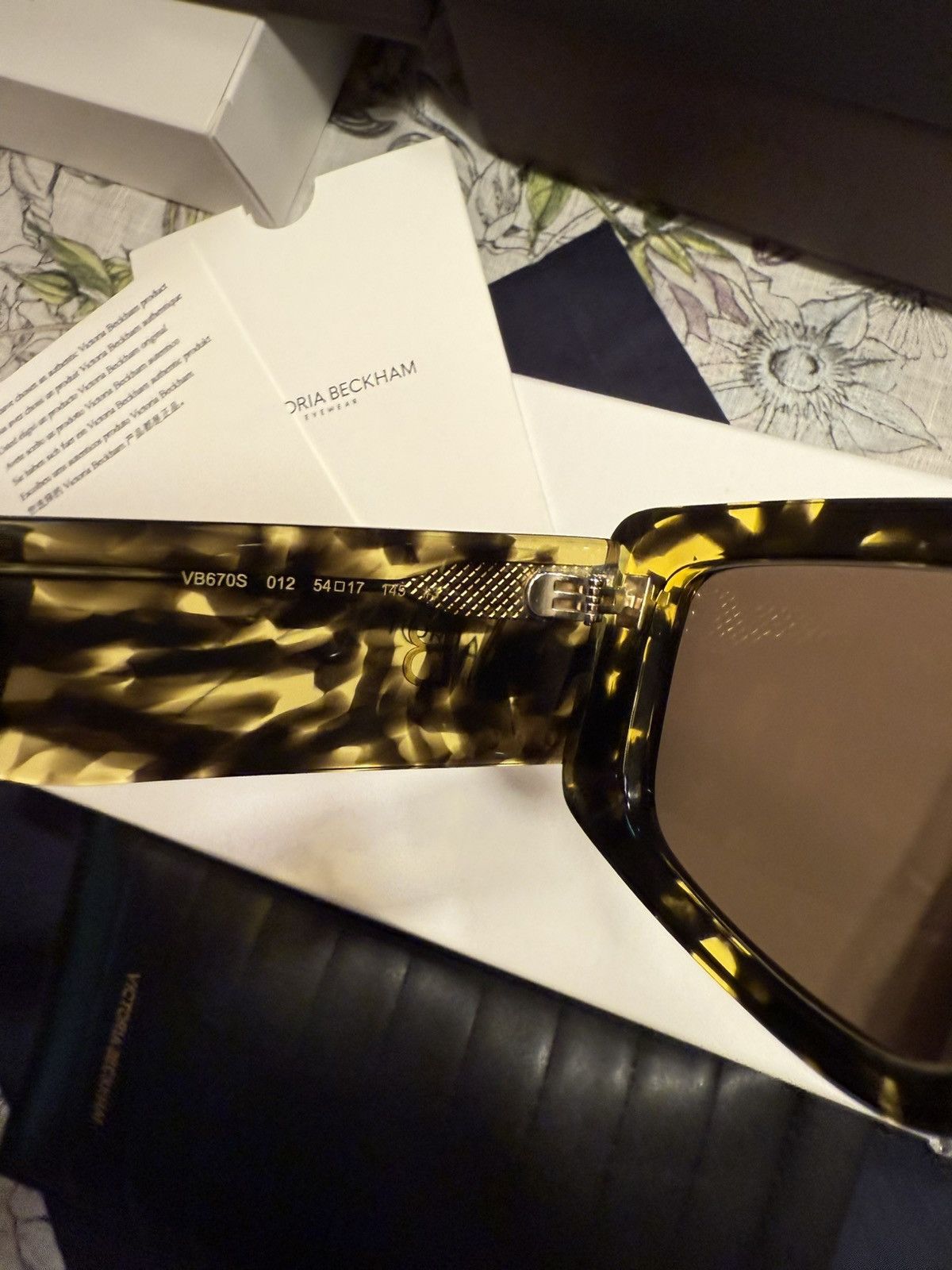 Victoria Beckham Victoria Beckham Tortoise Sunglasses Size ONE SIZE - 6 Thumbnail