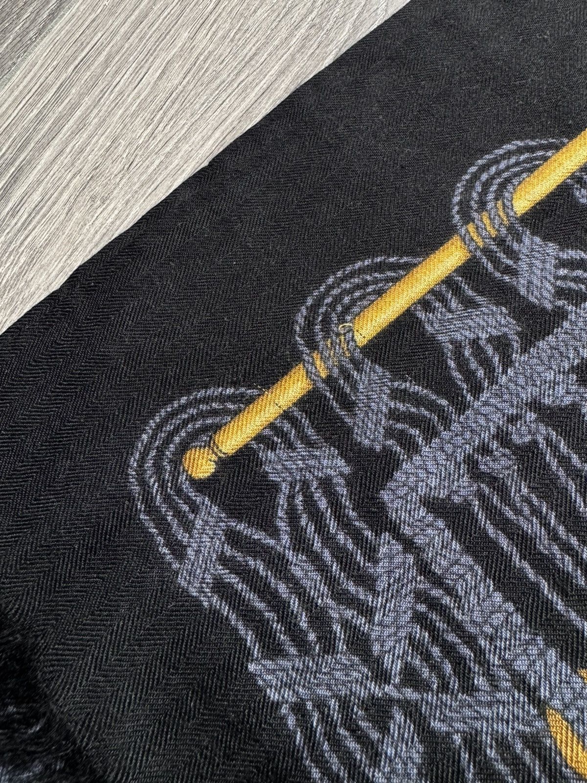 Hermes Hermès Les Cavaliers d'or Black/Gold Cashmere/Silk scarf OS Size ONE SIZE - 15 Thumbnail