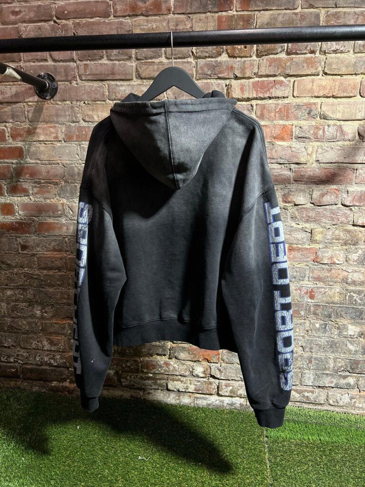 Vale Vale Forever Watchdog Black Hoodie Sz. L Size ONE SIZE - 2 Thumbnail