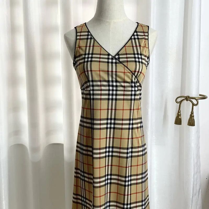 Burberry Burberry Khaki Check Pattern Women's Dress Size M / US 6-8 / IT 42-44 - 1 Thumbnail