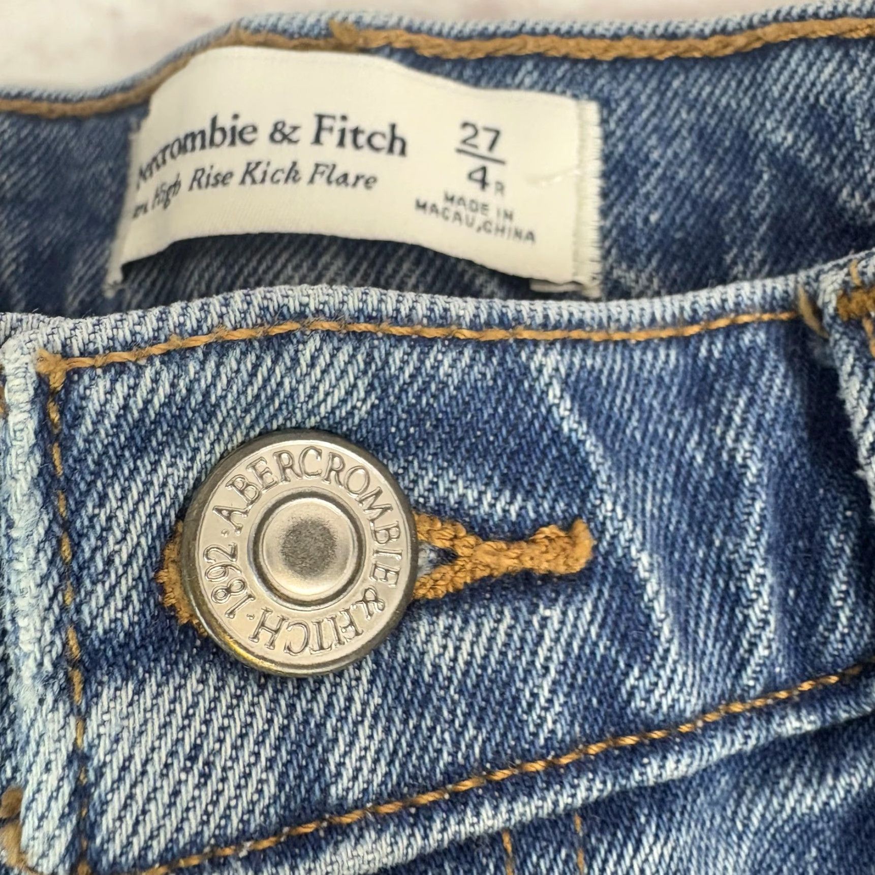 Abercrombie & Fitch Abercrombie & Fitch Jeans Womens 27 Ultra High Rise Kick Flare Distressed Denim Size 27" / US 4 / IT 40 - 3 Thumbnail
