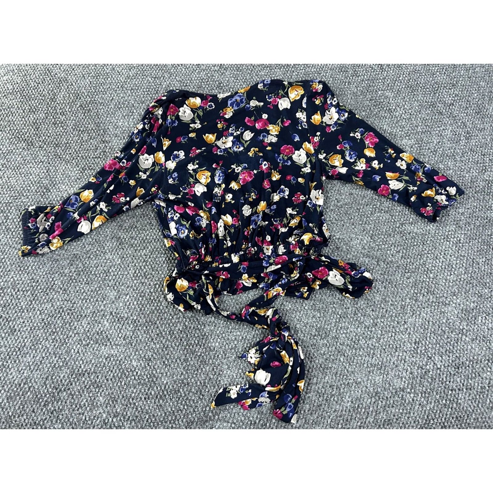 Ralph Lauren Lauren Ralph Lauren Shirt Womens Small Navy Floral Wrap Tie Waist Blouse Size S / US 4 / IT 40 - 6 Thumbnail