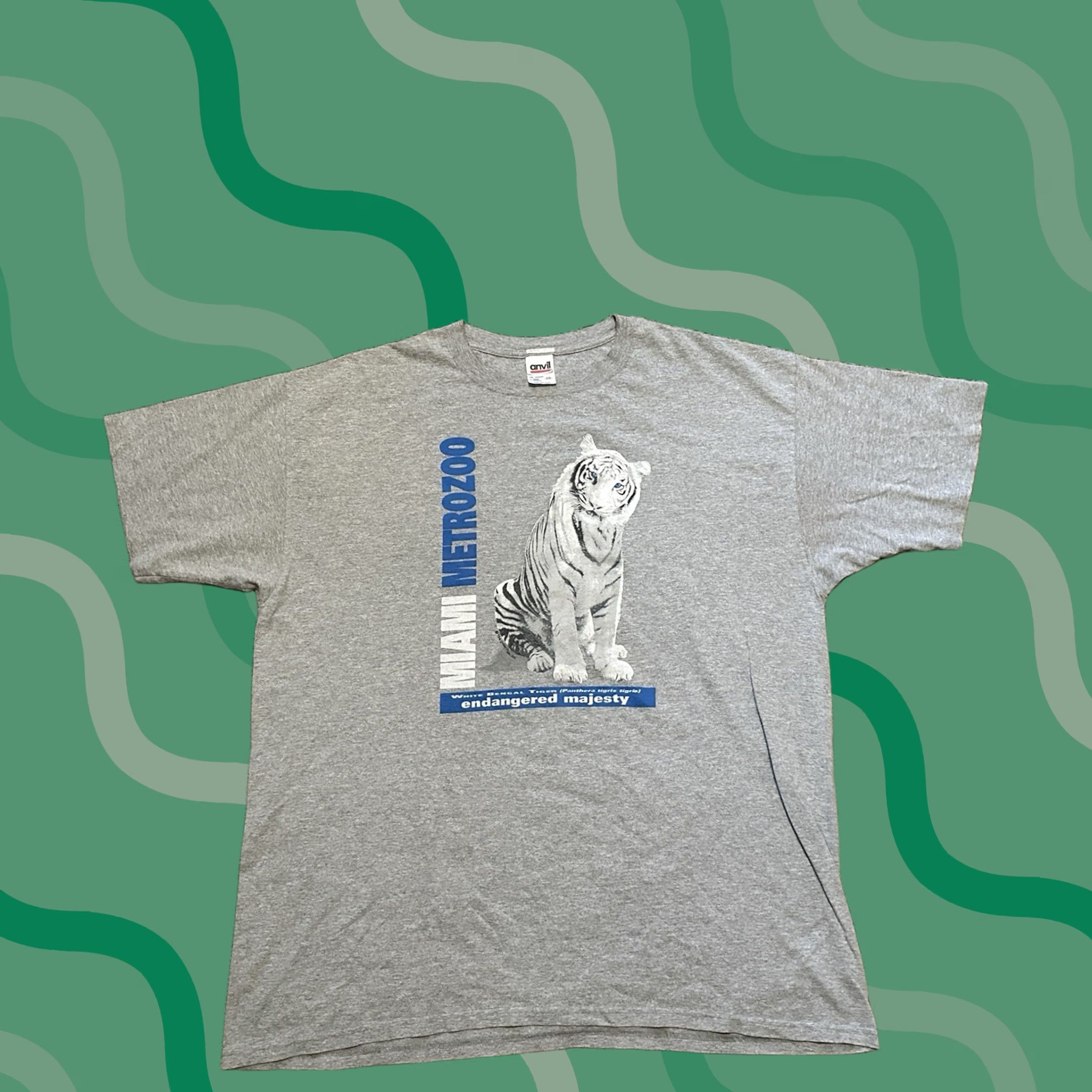 Anvil VINTAGE Anvil Shirt Mens 2XL Gray Cotton Graphic Print Miami Zoo White Tiger Nature Animals 90s Theme Short Sleeve Crew Neck T-Shirt Size US XXL / EU 58 / 5 - 1 Thumbnail