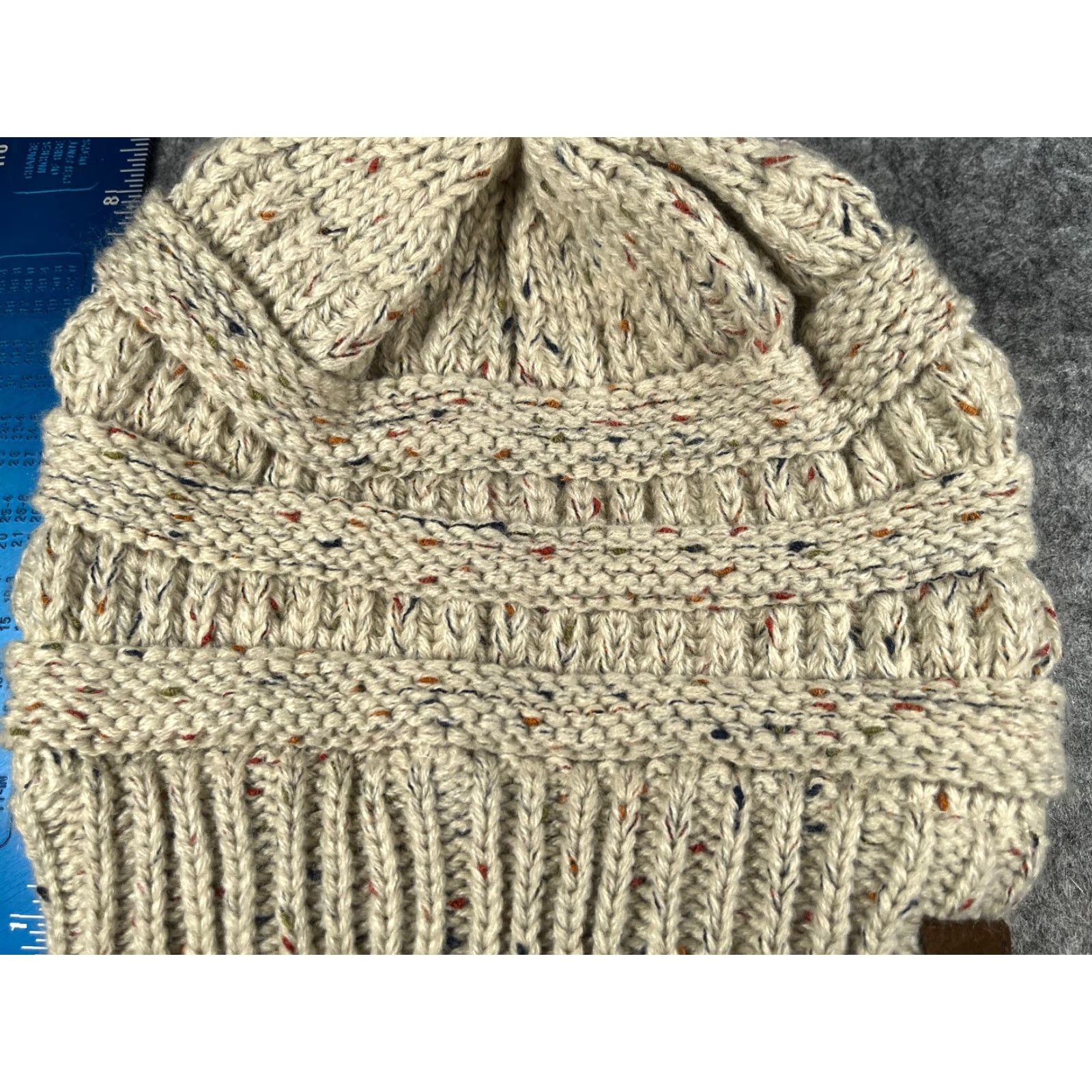 Vintage C.C Exclusives Beanie Toque Womens One Size Beige Confetti Knit Acrylic Fall Ski Hat/Cap Beanie Womens One Size Beige Knit Acrylic Outdoor Ski Size ONE SIZE - 3 Thumbnail