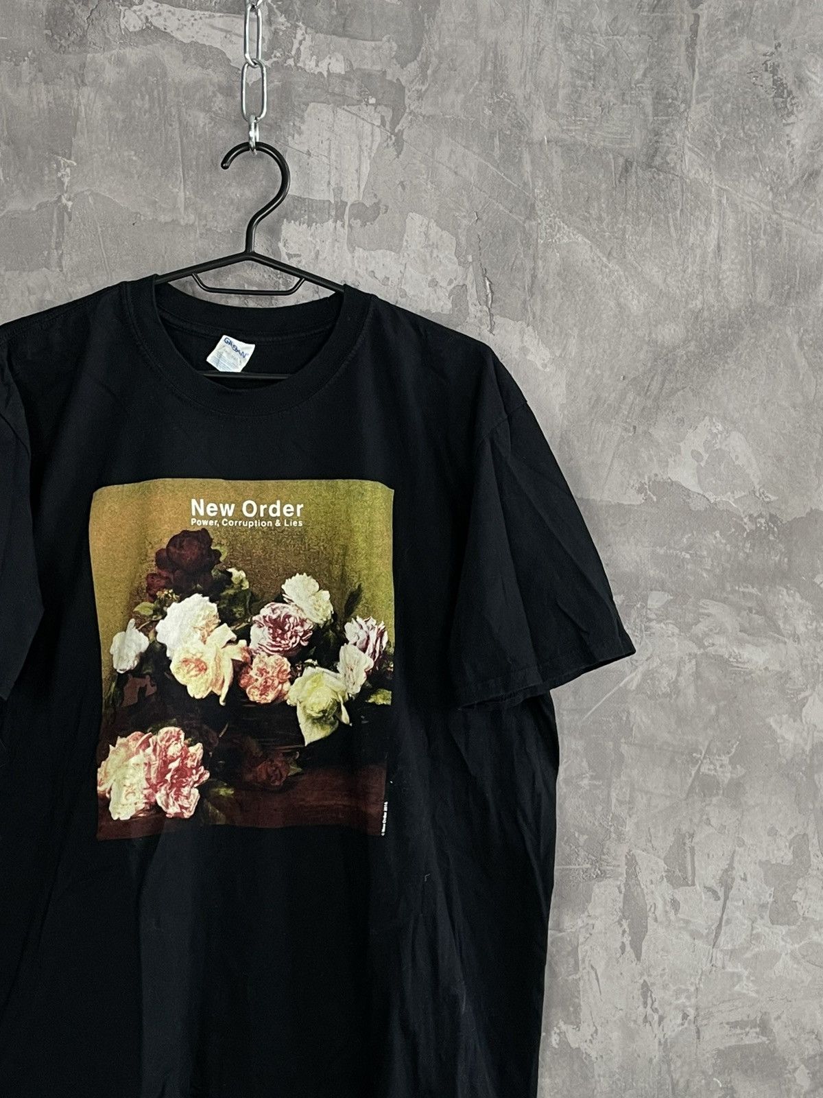 Band Tees Vintage New Order Rock Band Y2K T-shirt Size US XL / EU 56 / 4 - 4 Thumbnail
