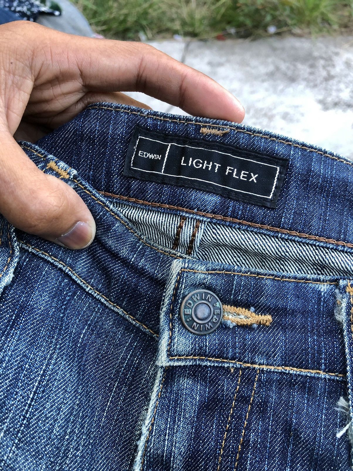 Japanese Brand EDWIN 503 LIGHT FLEX DISTRESSED DENIM Size US 32 / EU 48 - 4 Thumbnail