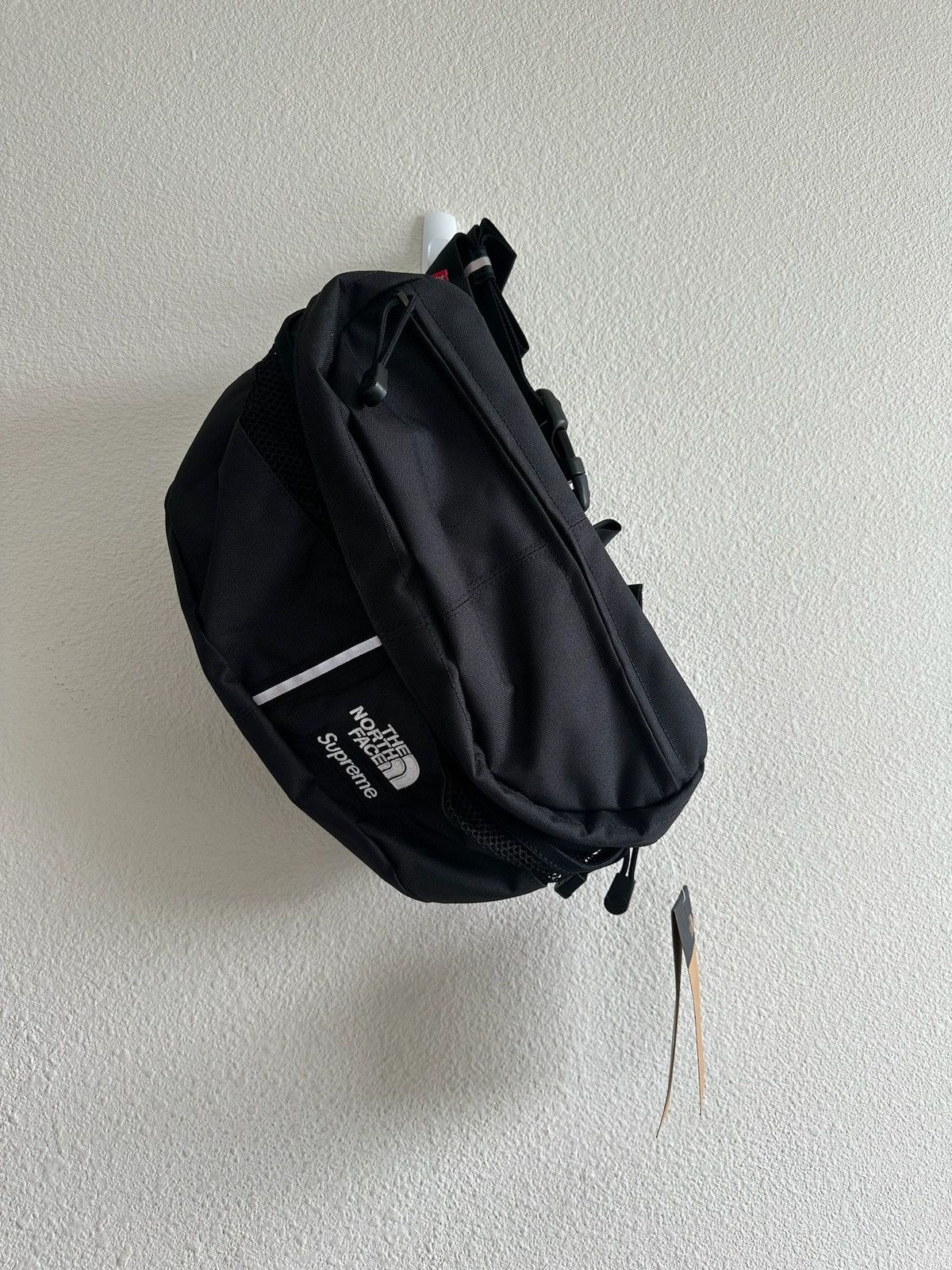 North face x supreme waist bag hotsell
