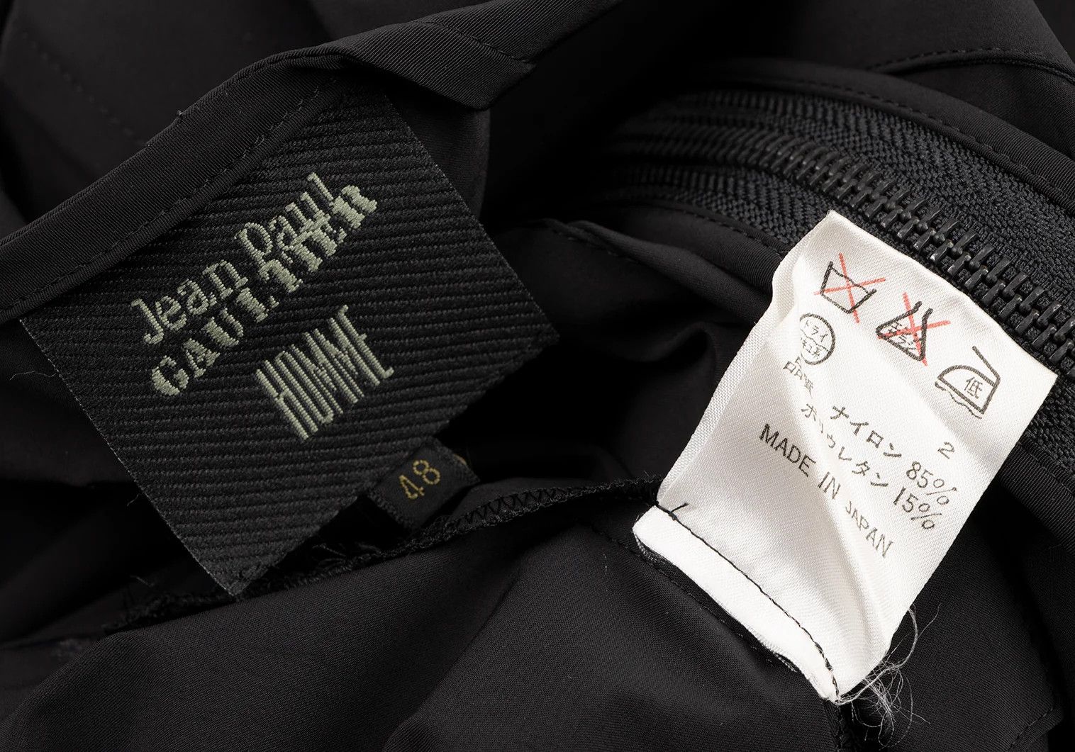 Jean Paul Gaultier Stretch Nylon Sleeveless Coat in Black Size 48 Size US M / EU 48-50 / 2 - 18 Thumbnail