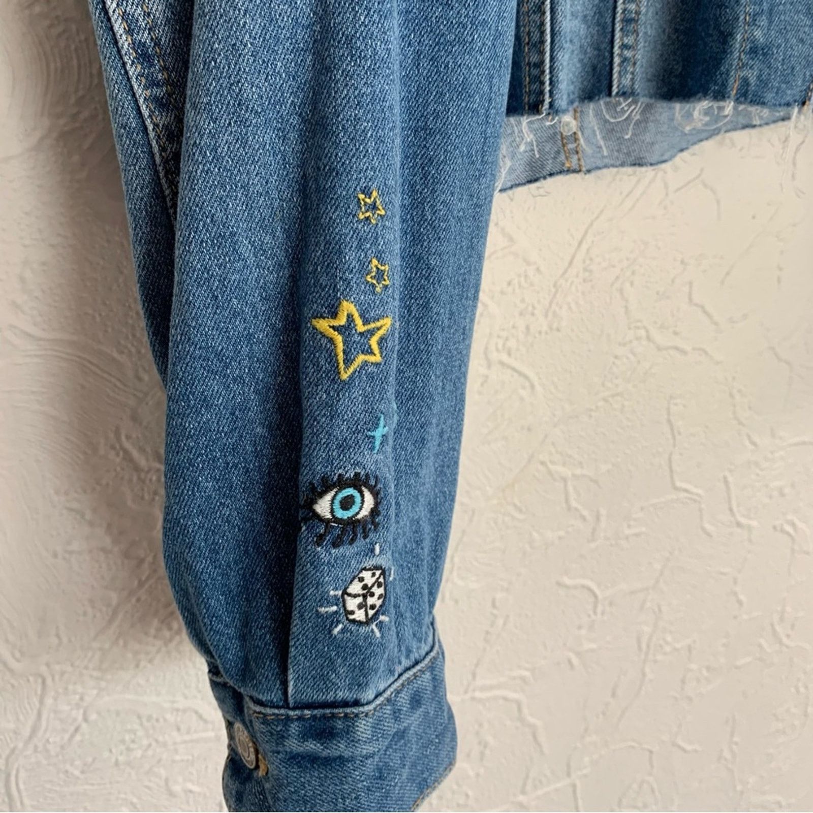 Forever 21 WOMENS JUNIORS FOREVER 21 CROP JEAN JACKET PATCHWORK NICE Size M / US 6-8 / IT 42-44 - 4 Thumbnail