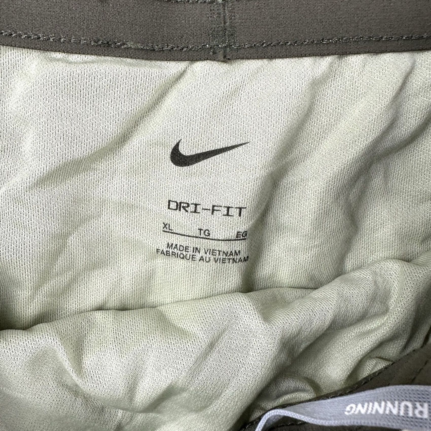 Nike Nike Women's Dri-FIT Tempo Luxe 5" Running Shorts XL Active Gym CZ9576-371 Green Size 40" / US 18 - 4 Thumbnail