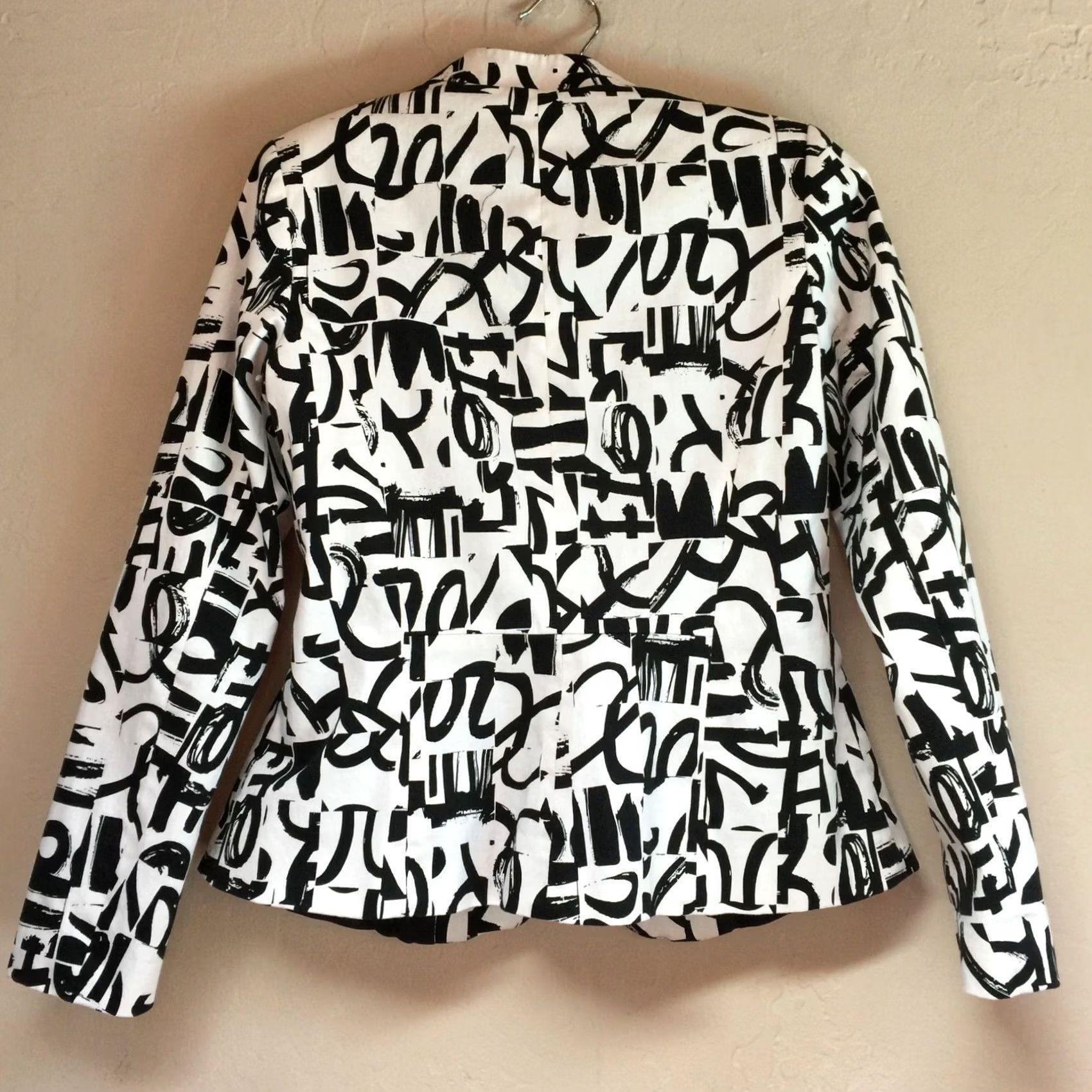 Vintage Robert Kitchen Canada Women's Sz 4 White Black Printed One-Button Blazer Jacket Casual Shirt/Blazer Size S / US 4 / IT 40 - 2 Thumbnail