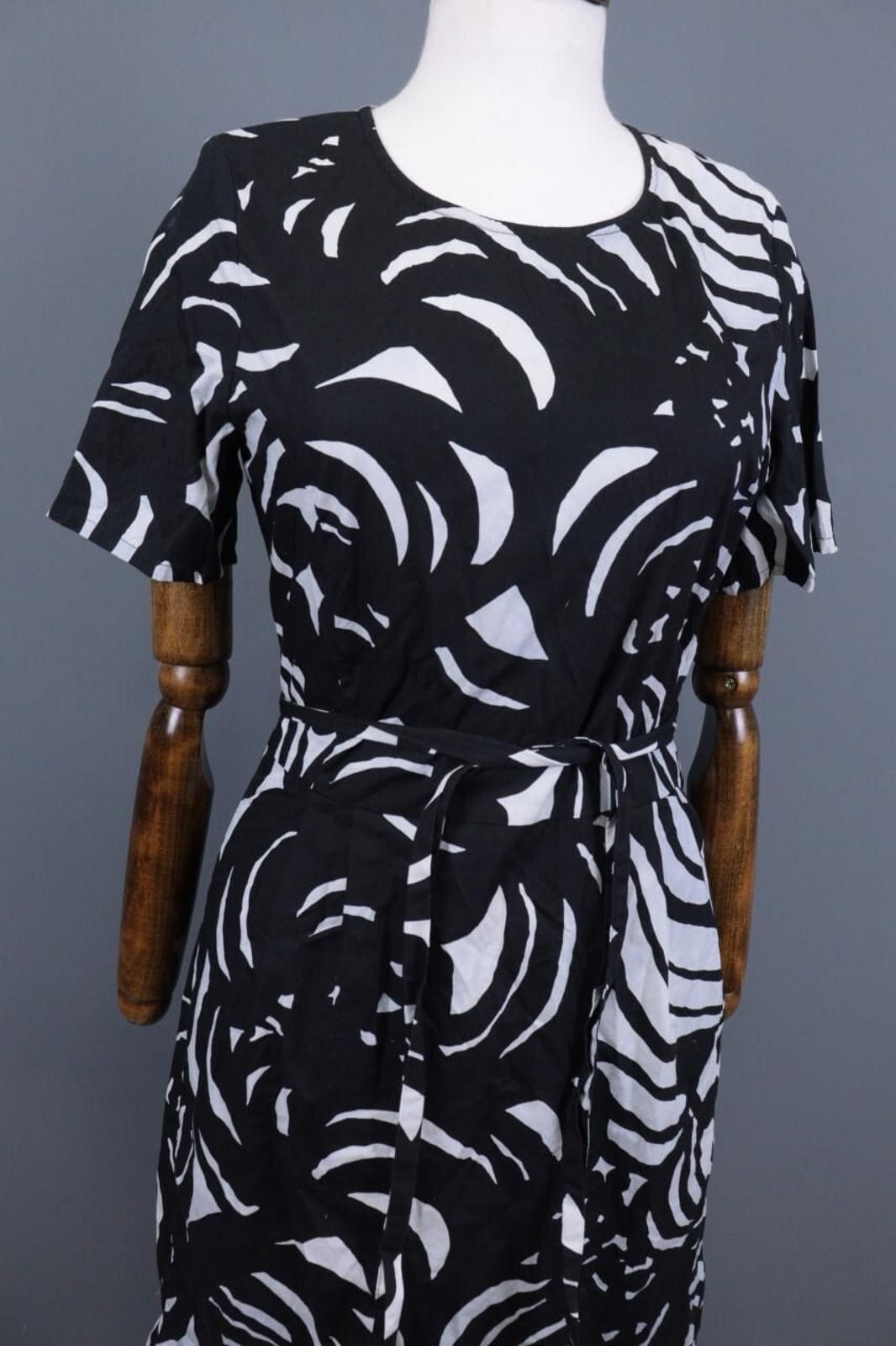 Marimekko Marimekko Black Floral Bodycon A-Line Knee Dress Size 40 Size M / US 6-8 / IT 42-44 - 8 Thumbnail