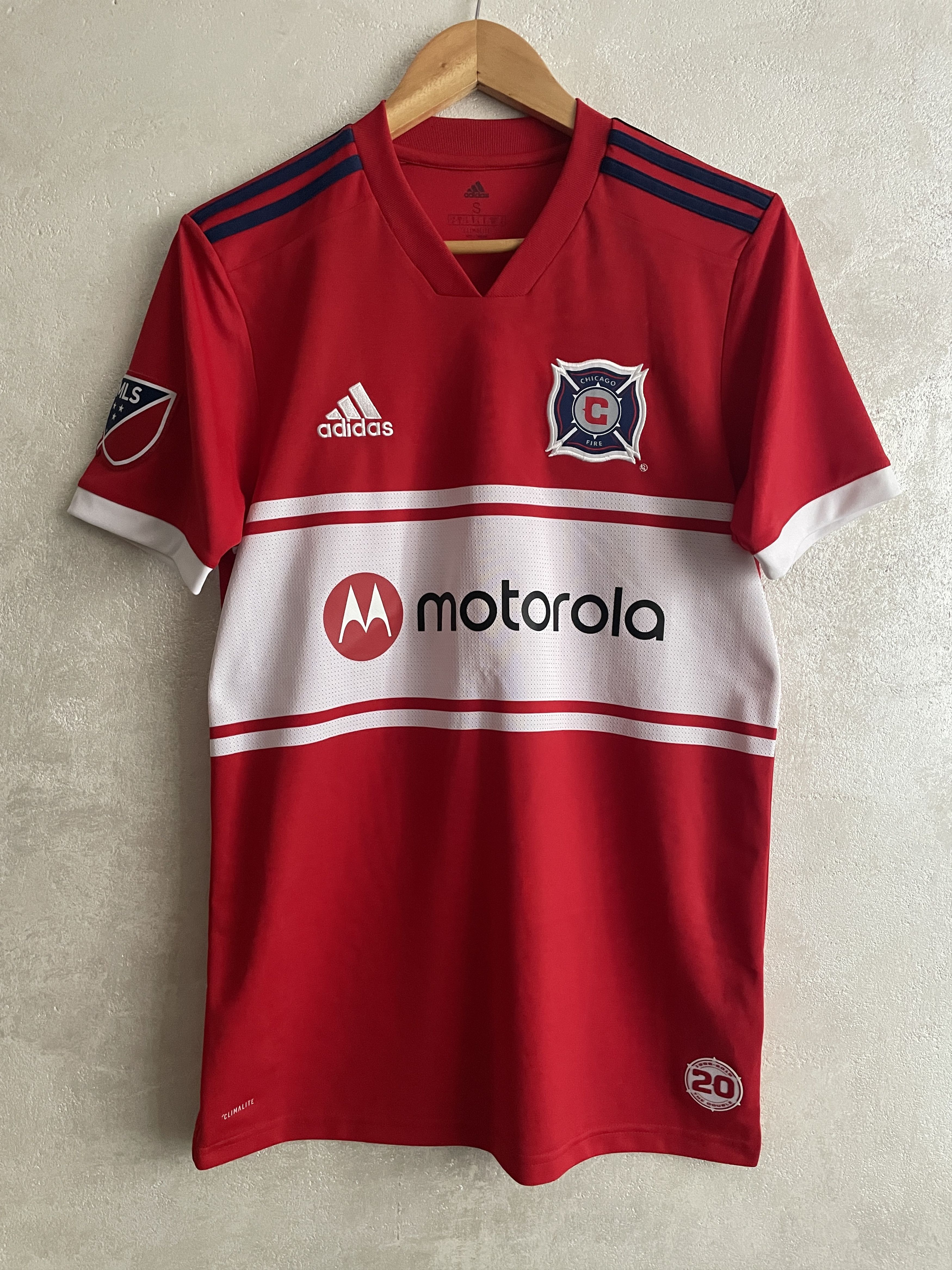 Adidas Chicago Fires Home Shirt 2018-2020 Soccer Jersey MLS Size US S / EU 44-46 / 1 - 1 Thumbnail
