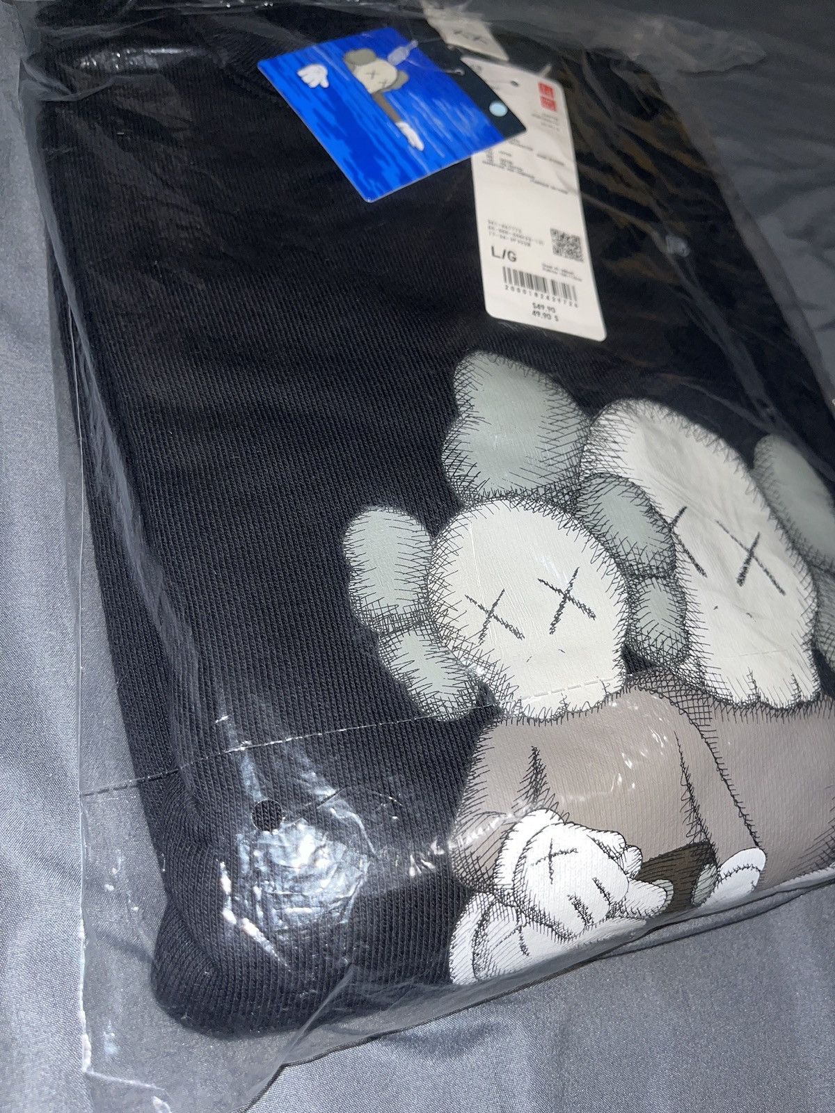 Kaws × Uniqlo Kaws x Uniqlo Sweatshirt Size US L / EU 52-54 / 3 - 4 Thumbnail