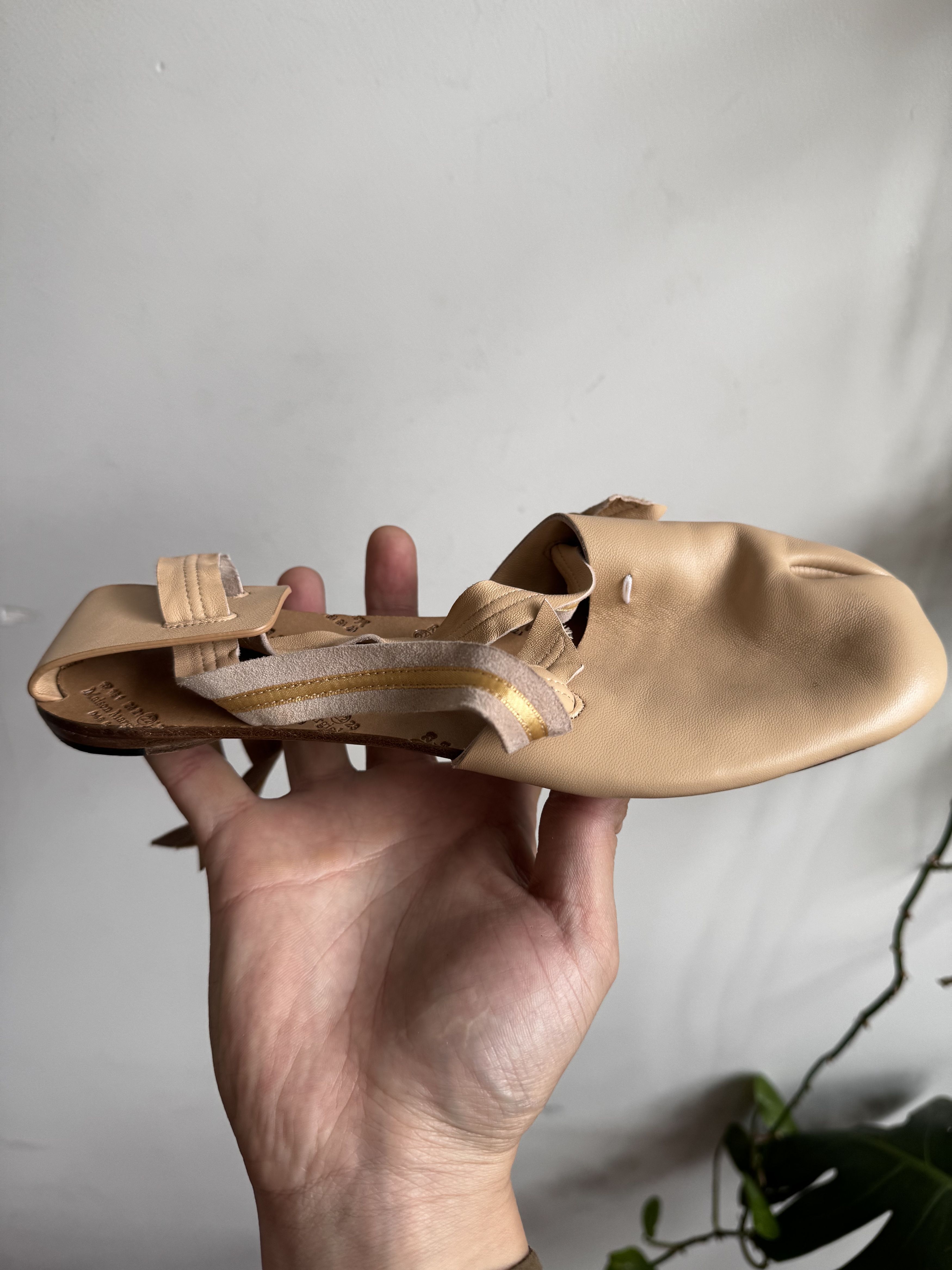 Maison Margiela Masion Margiela Leather Tabi Strap Ballet Flats Size 37.5 Size US 7.5 / IT 37.5 - 10 Thumbnail
