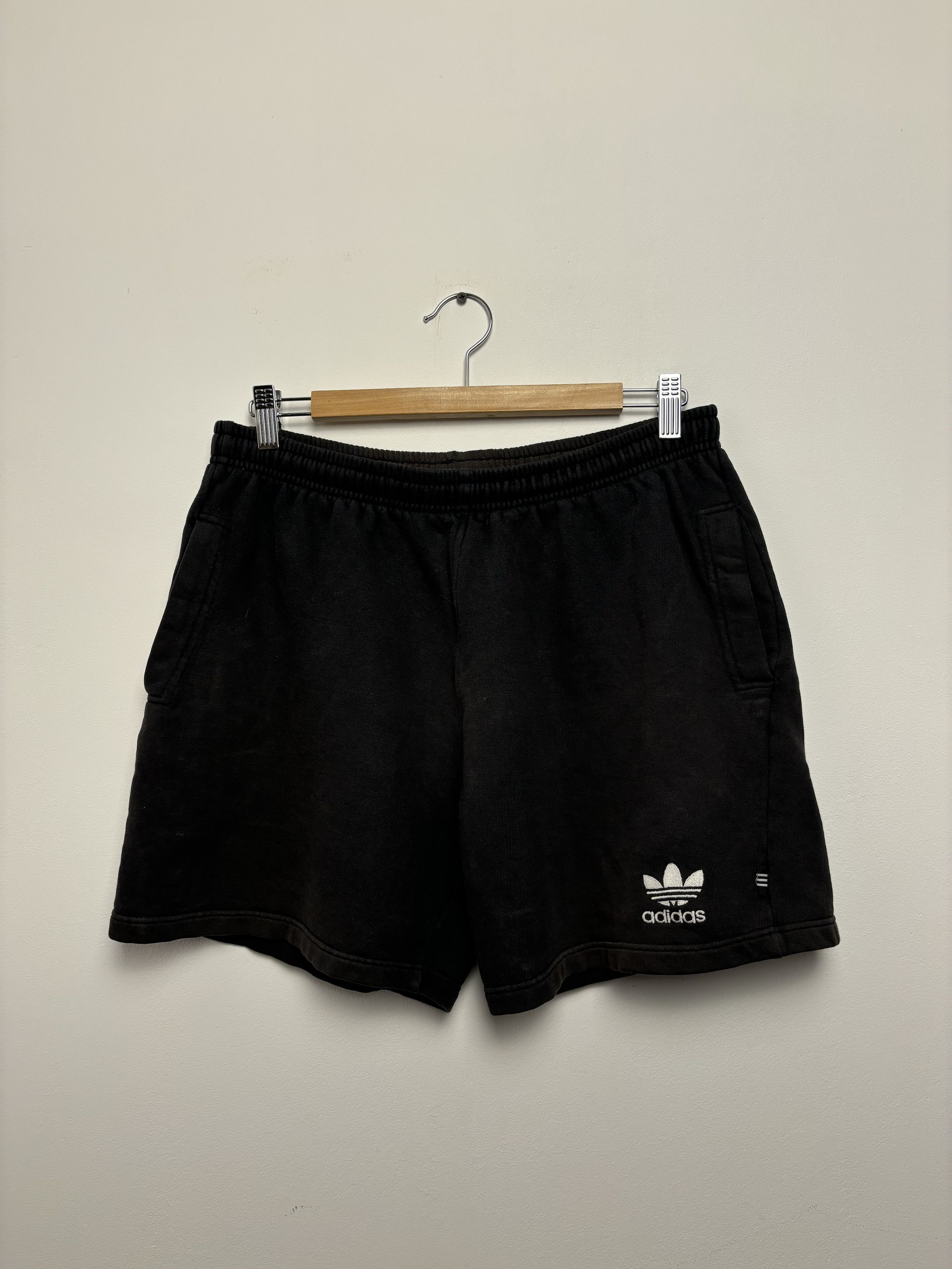 Adidas × Vintage Vintage Adidas Classic Cotton Shorts Size US 34 / EU 50 - 1 Thumbnail