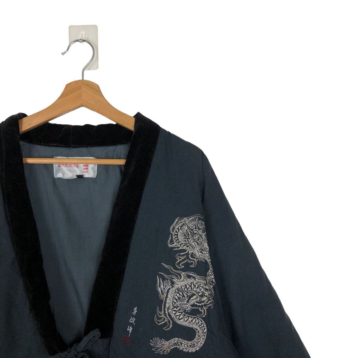 Japanese Brand VINTAGE JAPANESE KIMONO DRAGON BIG LOGO INSPIRE CHROMEHEARTS Size US M / EU 48-50 / 2 - 5 Thumbnail
