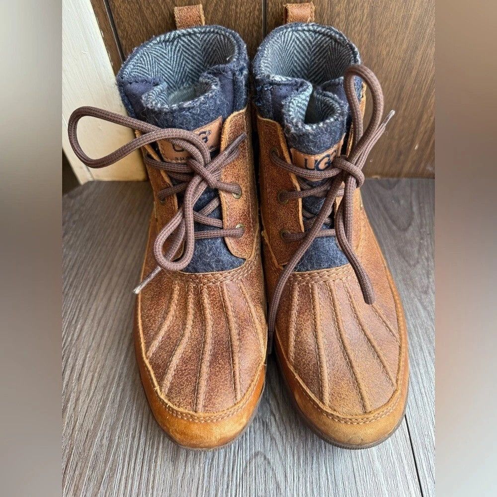 Ugg UGG Waterproof Leather Duck Boots Herringbone Brown size 8 Size US 8 / IT 38 - 1 Thumbnail